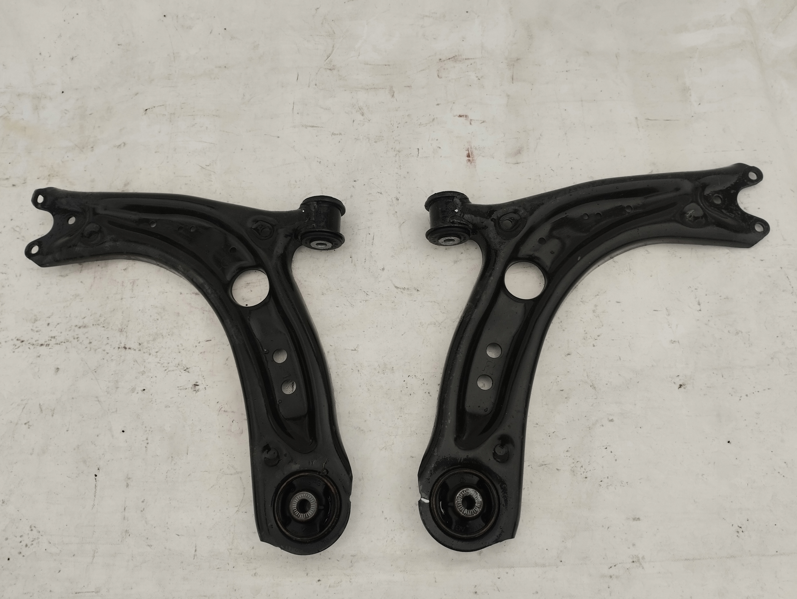 SKODA OCTAVIA III LIFT arm right left