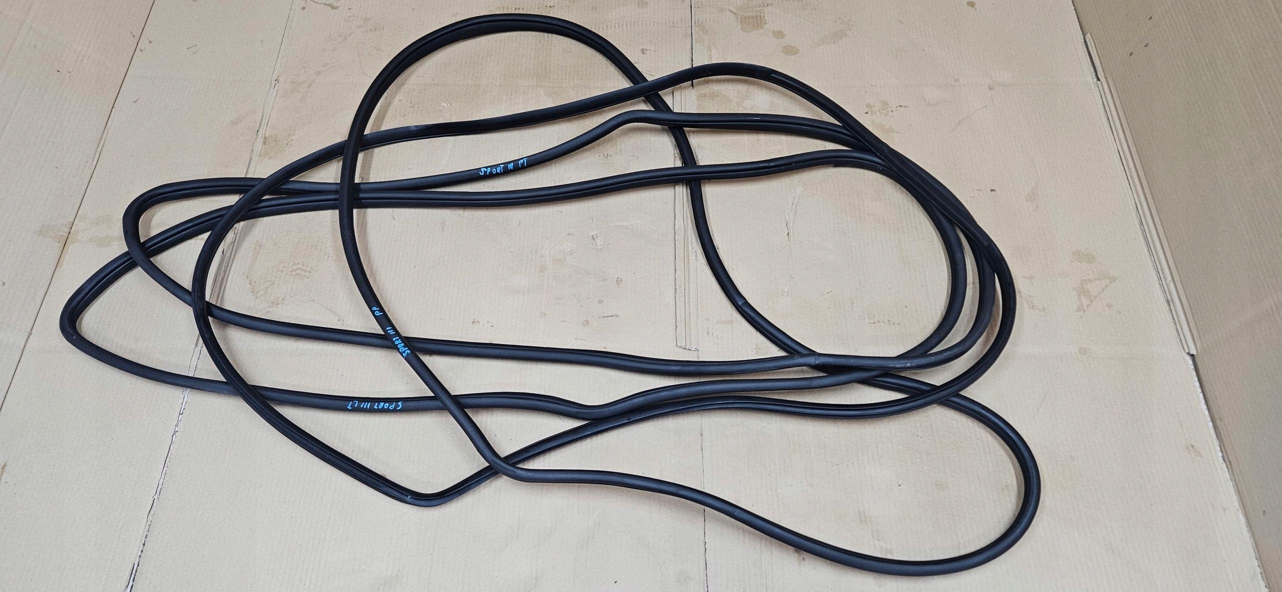 KIA SPORTAGE III USZCZELKA DRZWI LEWY PRAWY TYŁ