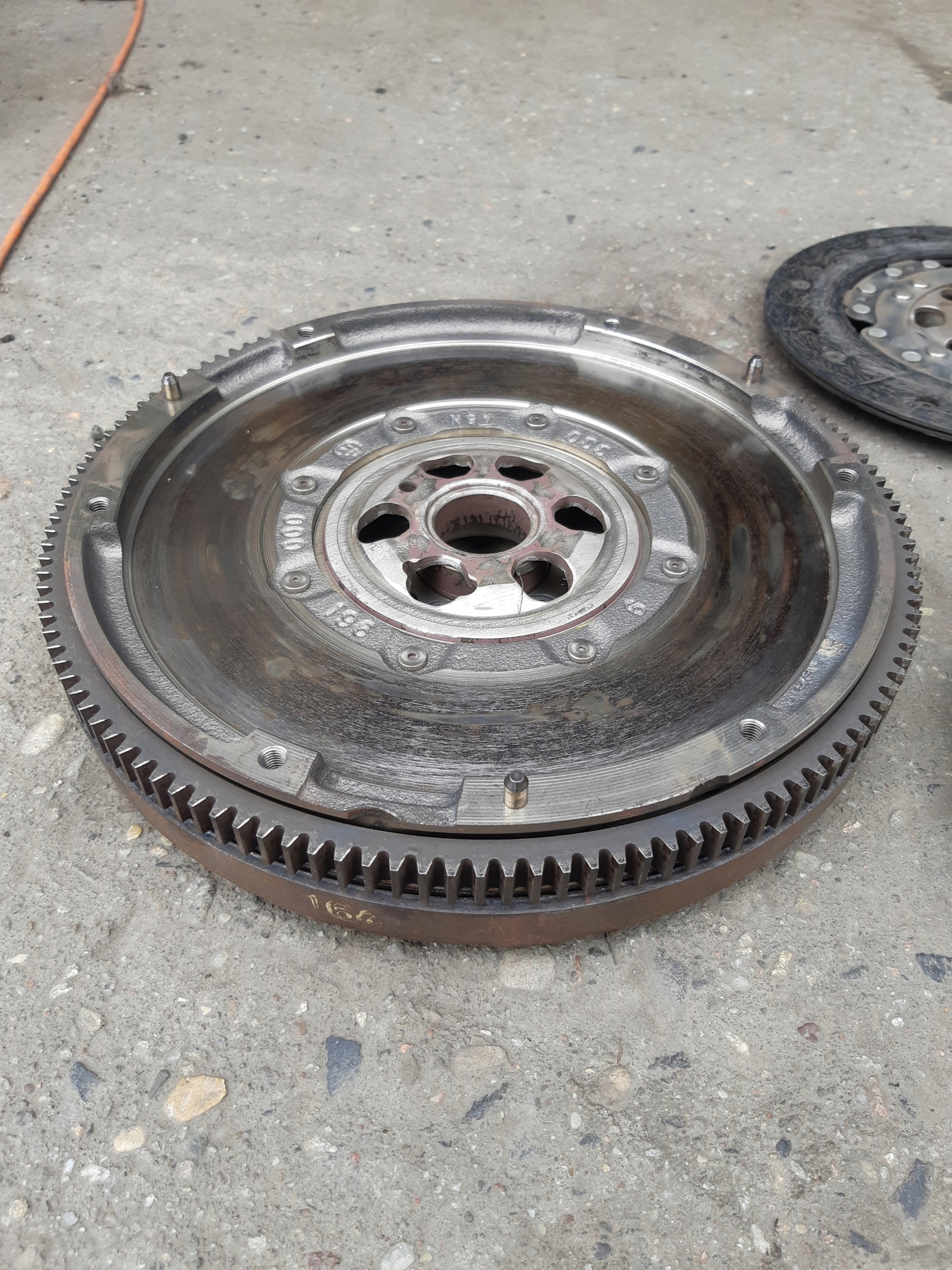AUDI A3 8P 1.6 TDI CAY clutch wheel flywheel pressure plate disc