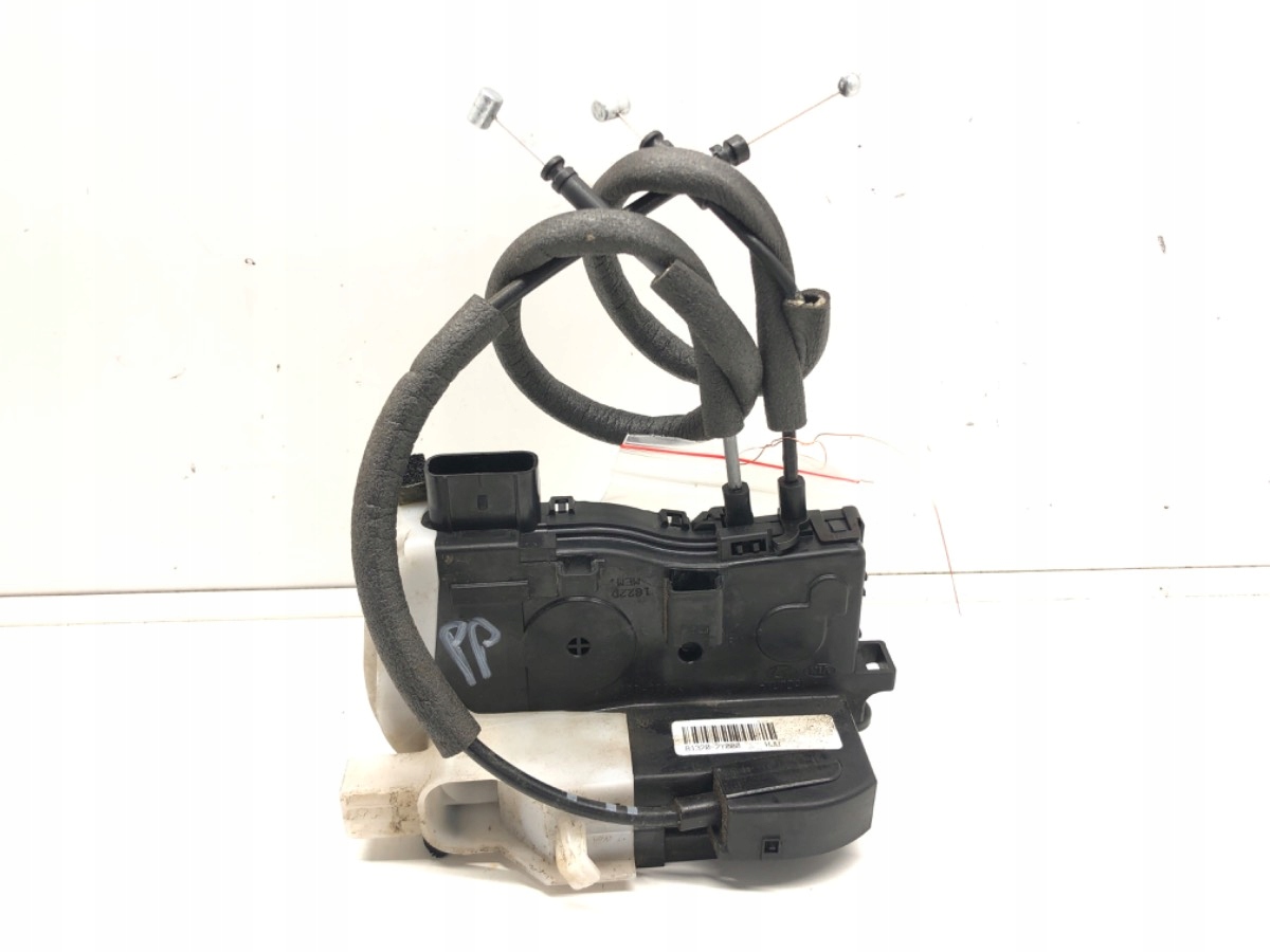 ZAMEK DRZWI PRAWY PRZÓD HYUNDAI ix35 SUV 81320-2Y000 Producent części OEM