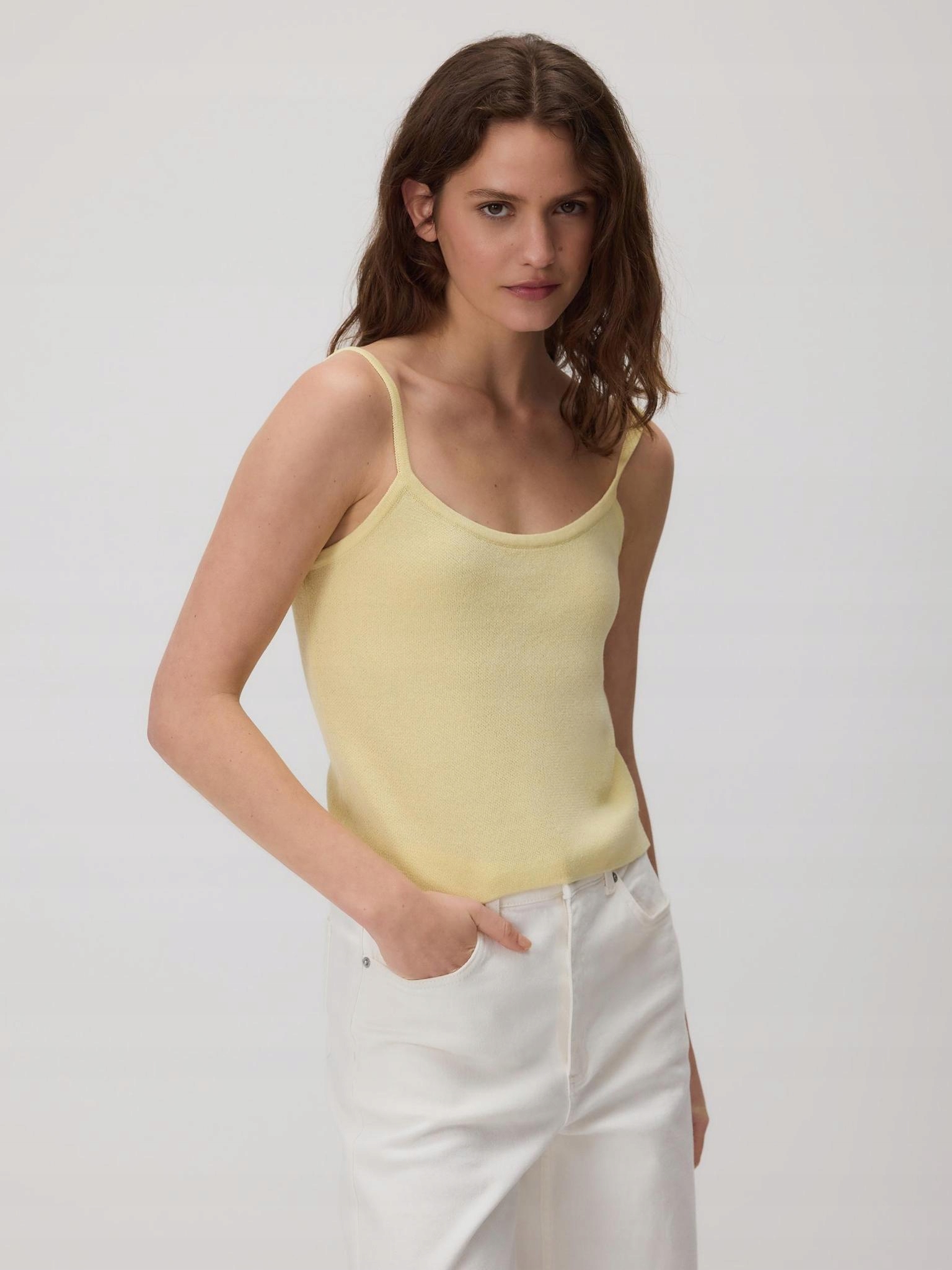 ŻÓŁTY DZIANINOWY SWETER Z TOPEM KRÓTKI RĘKAW OZDOBNY HAFT KWIATKI M Zapięcie zatrzask