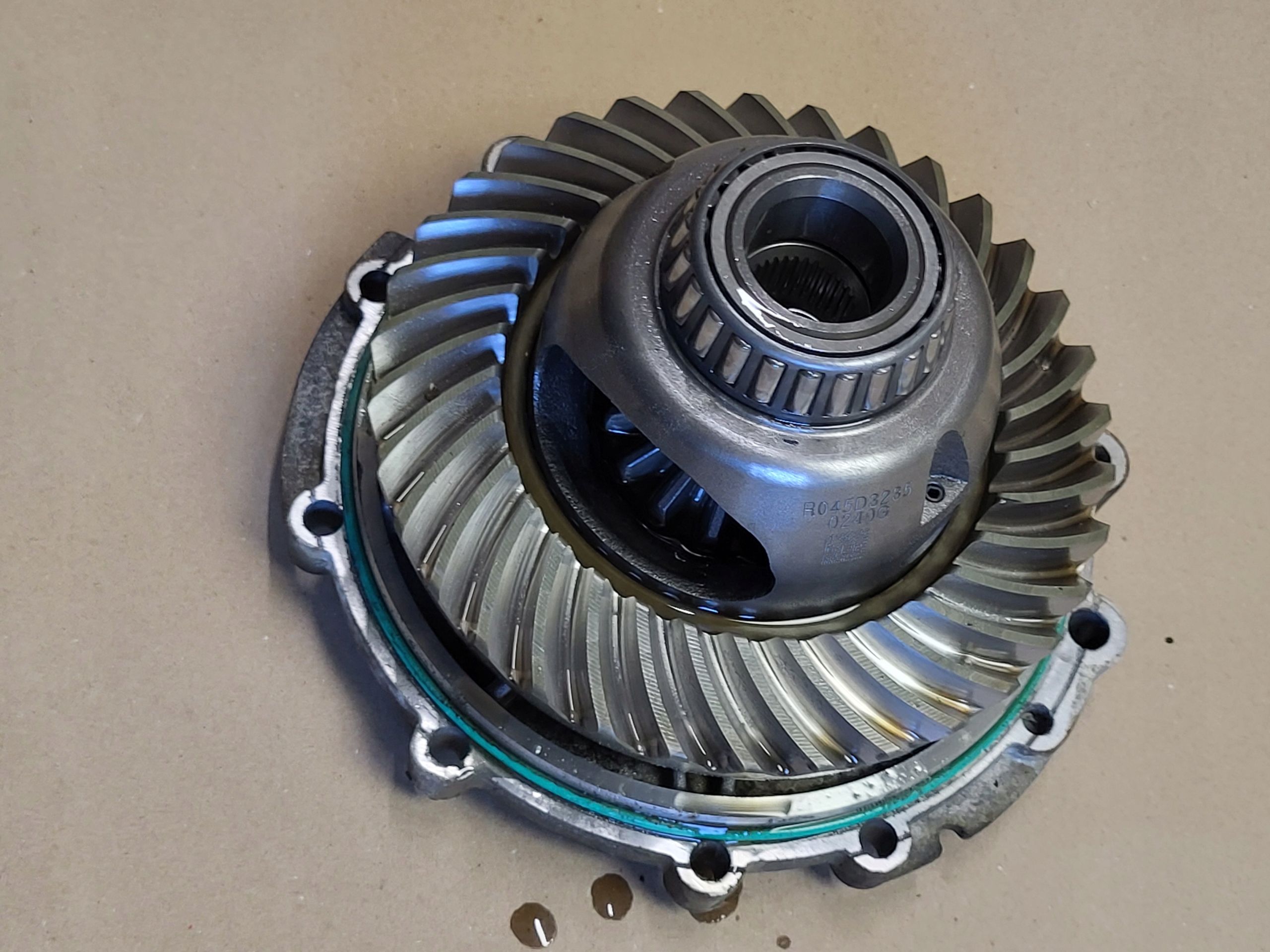 MECHANIZM RÓŻNICOWY SKRZYNI AUTOMAT AUDI A4 B9 A5 F5 Q5 80A R045D3235 OE EU Numer katalogowy części 1103435264 R045D3235 444813380291093B