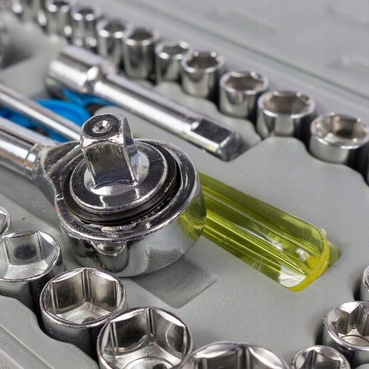 ZESTAW KLUCZY NASADOWYCH KLUCZE NASADOWE NARZĘDZI 40 ELEMENTÓW NASADKI Marka inna