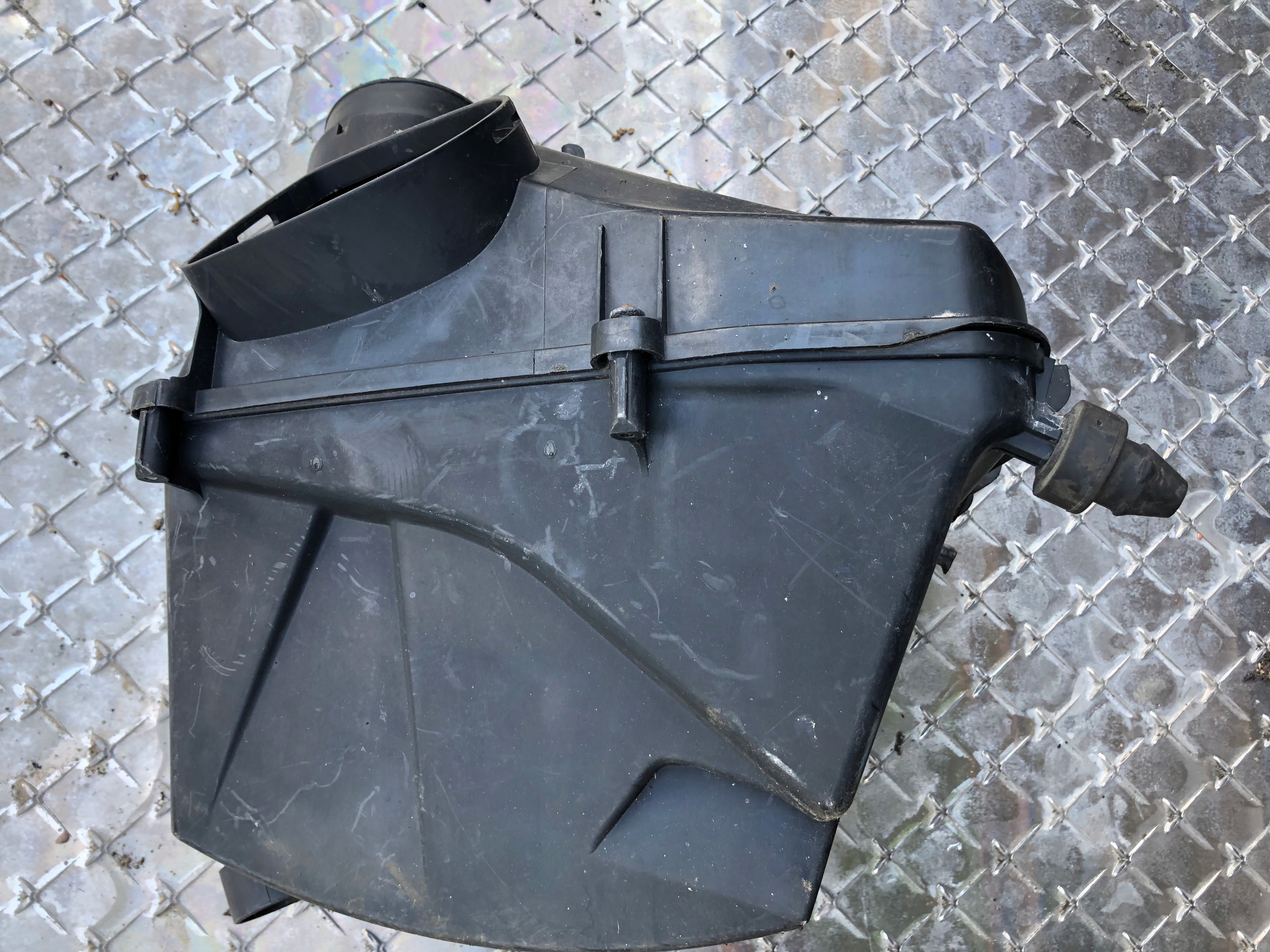 luftfiltergehäuse S6 A6 C6 5.2 V10 4F0183B