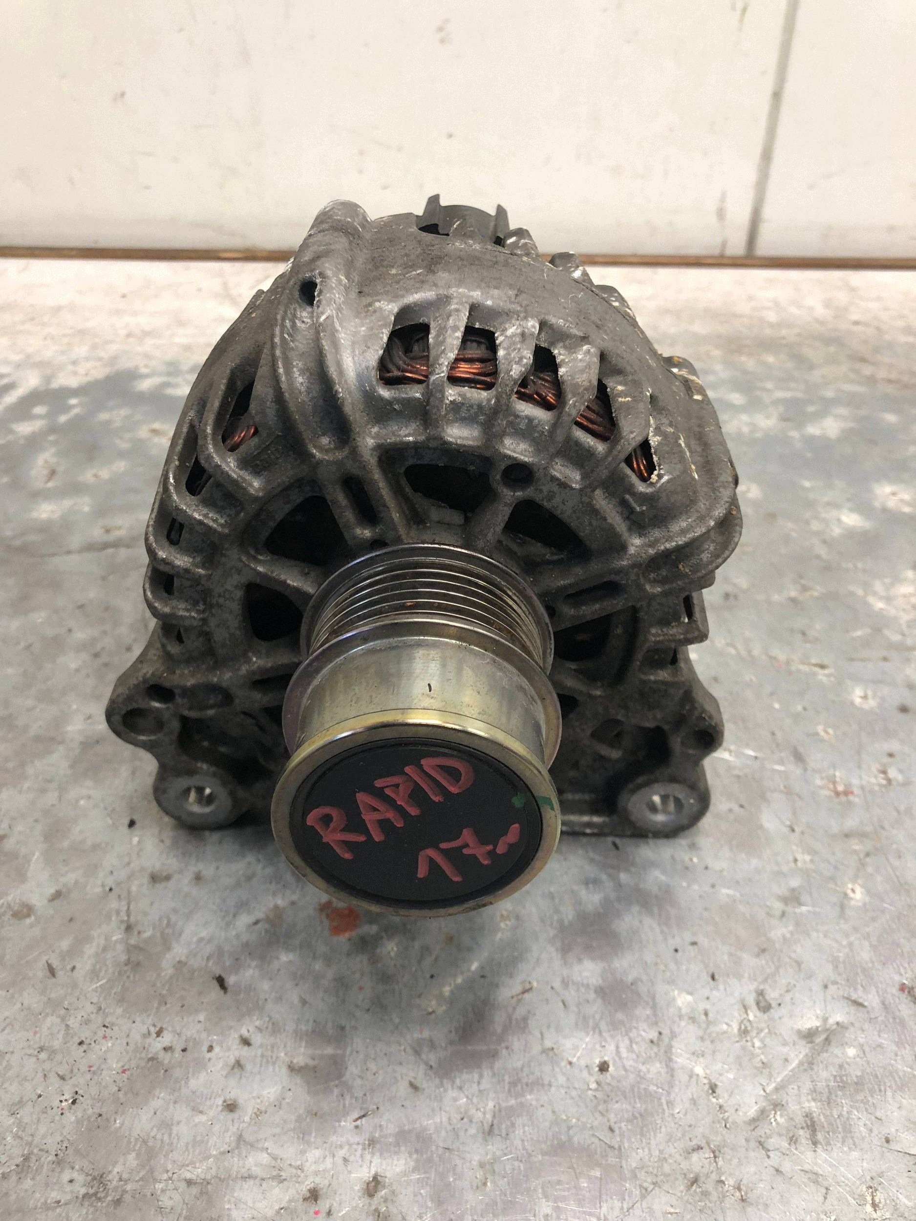 alternator SKODA RAPID 04E903015