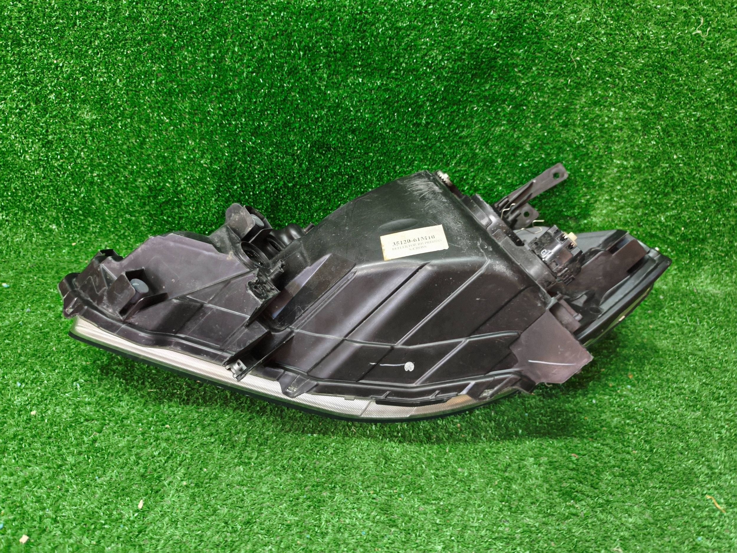 REFLEKTOR right front SUZUKI SX4 S-CROSS 13- NR.R1511