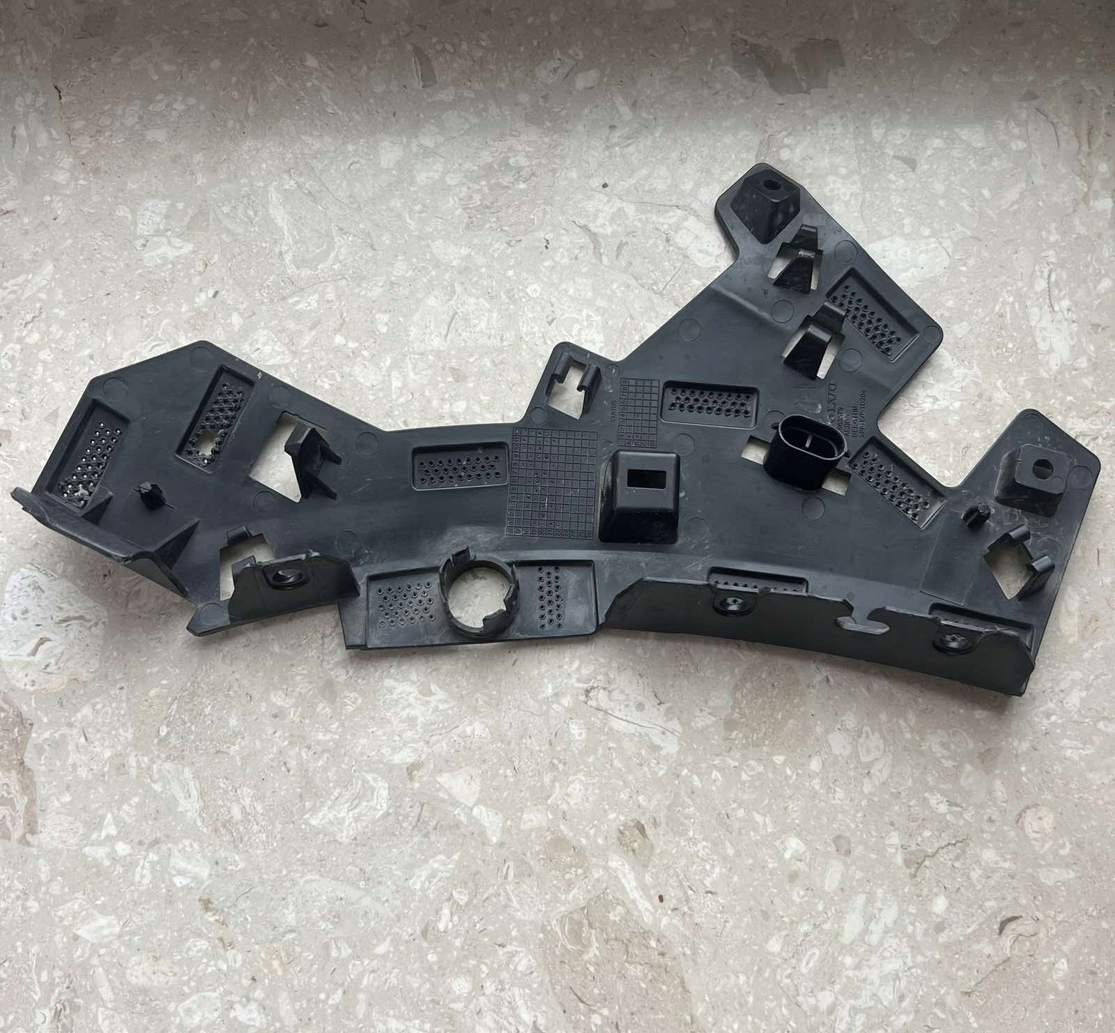 VOLVO S60 III V60 II bumper bracket left front front 31663579