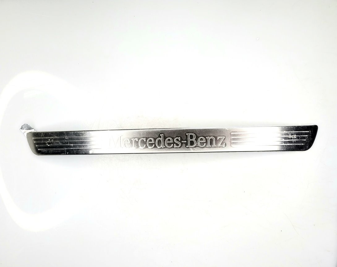 LISTWA OSŁONA PROGU MERCEDES A2466800135