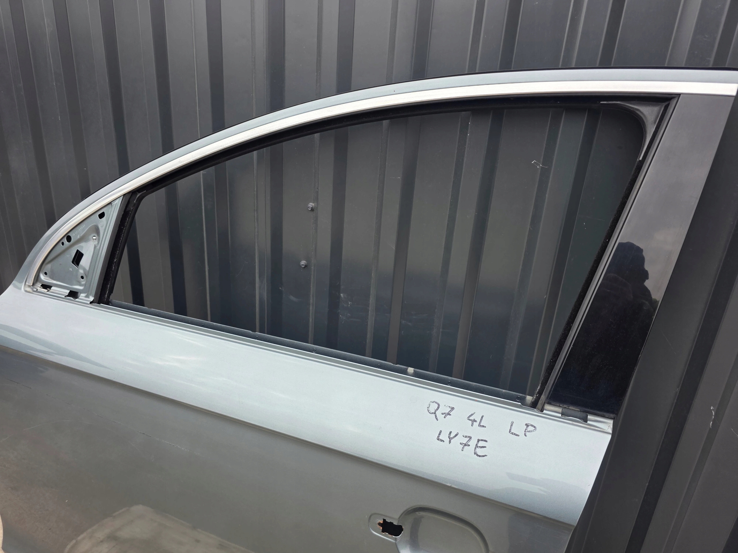 door left front AUDI Q7 4L LY7E 2005-2015 !!!