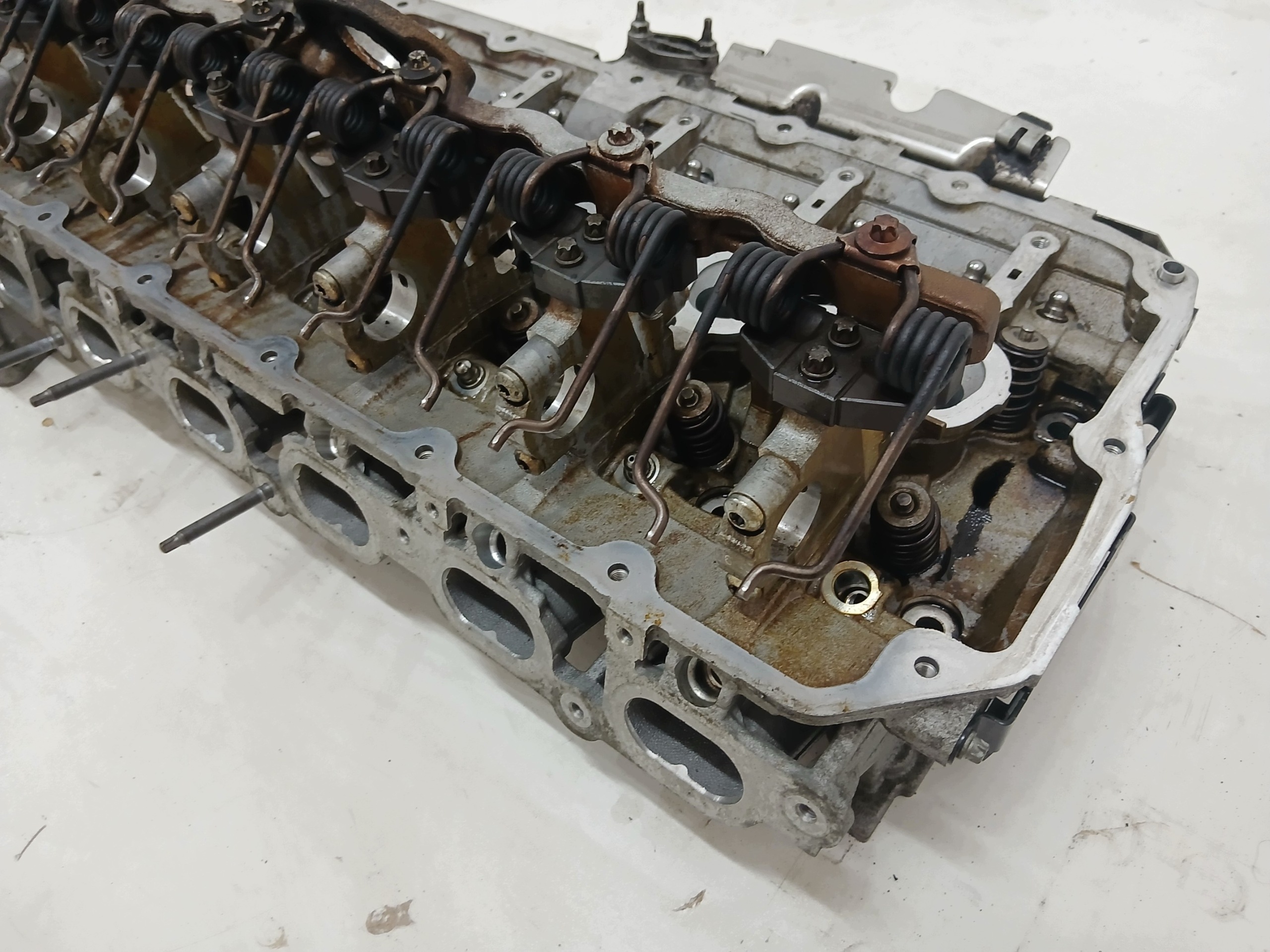 head. BMW E90 N52B25A OE 7535329
