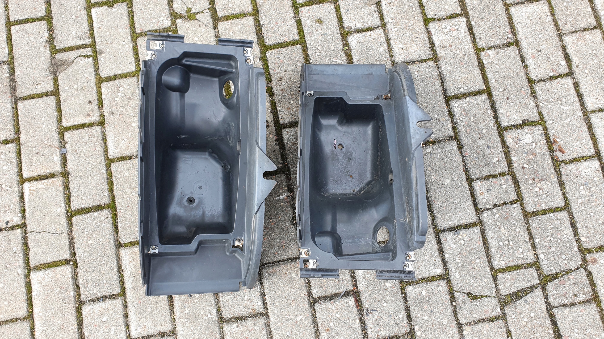 1431920 1431921 - Корпус горшок угловой окуляр отражатель Scania R