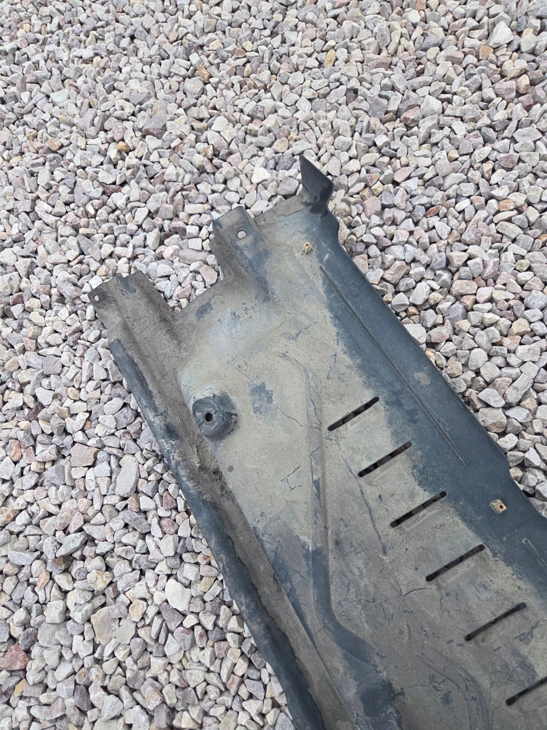 cover chassis VOLKSWAGEN T5 7H3825210D