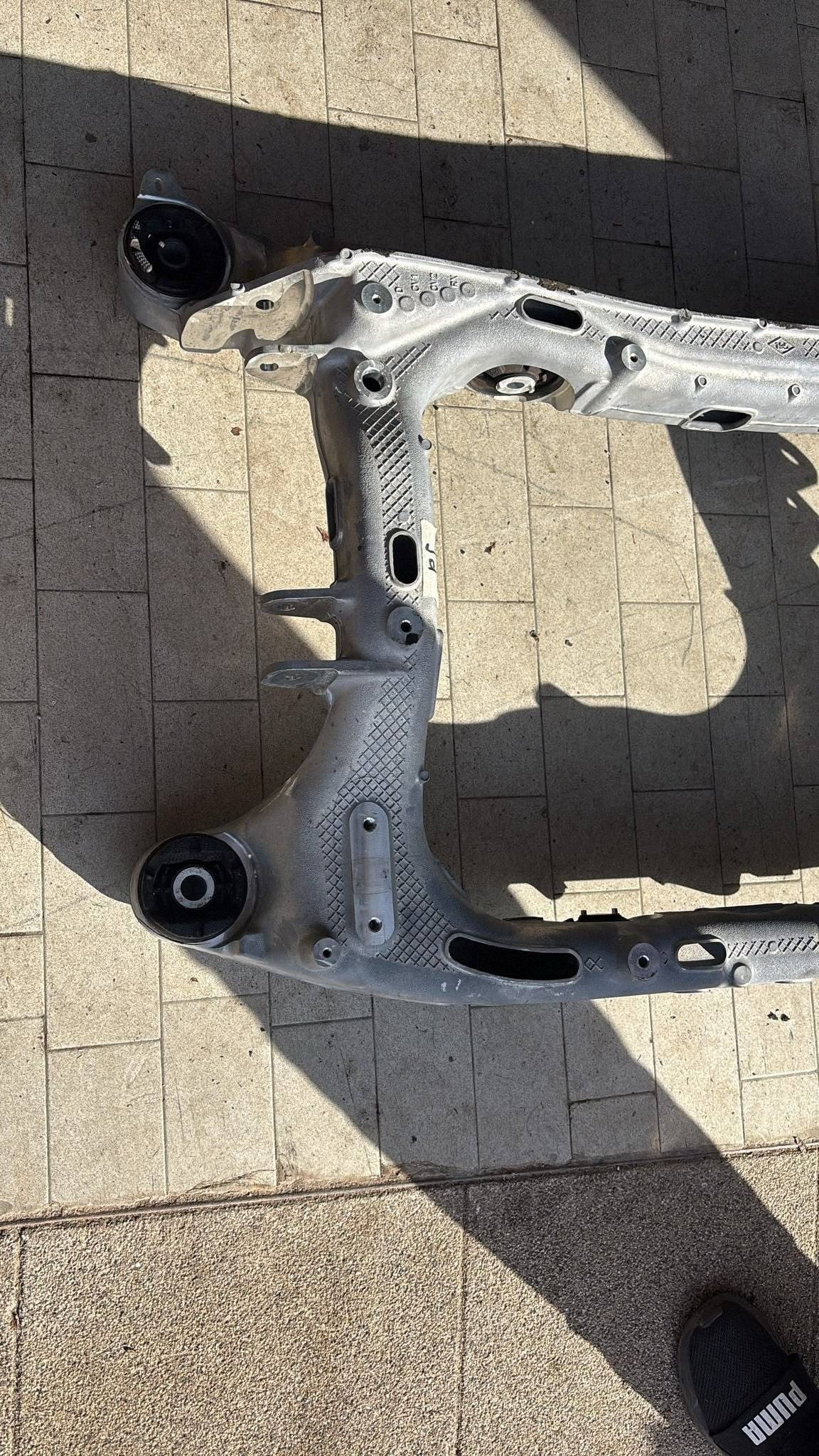 axle beam rear. subframe Alpine A390 554017954R