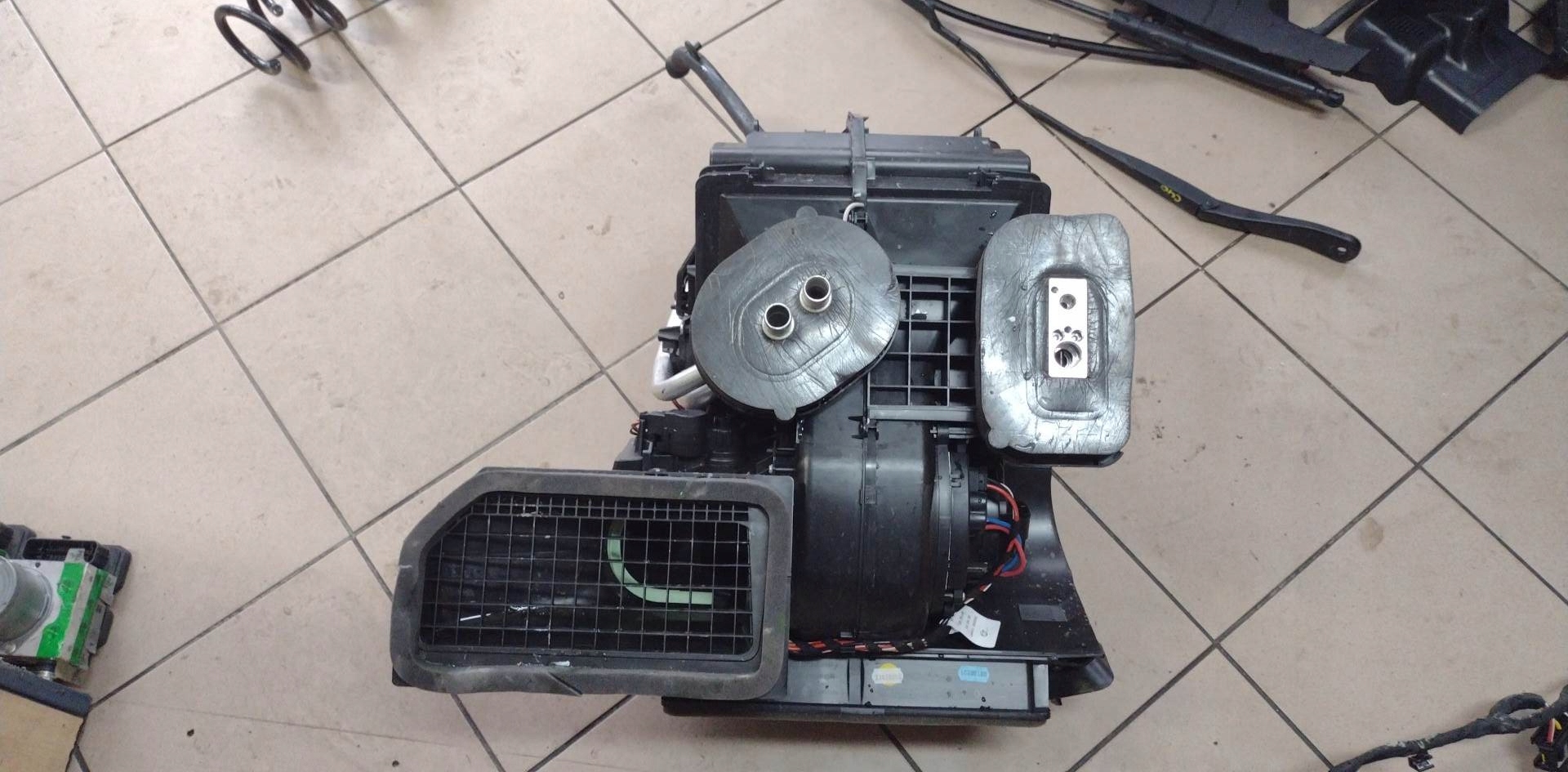 ohřívač ventilátor RENAULT KANGOO IV 2021r 272704147R