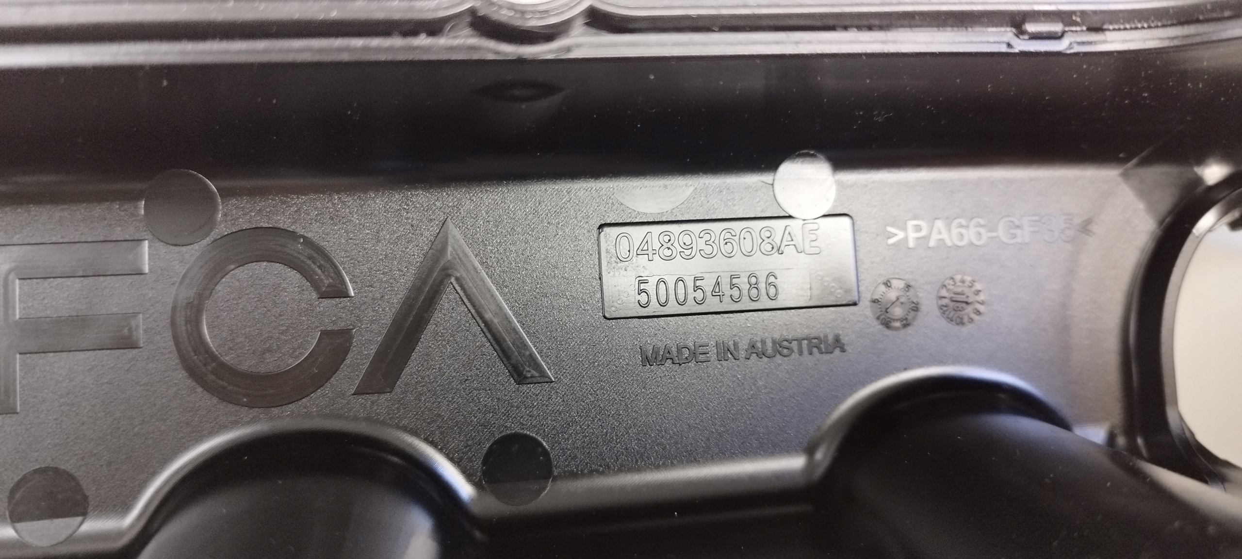 POKRYWA ZAWORÓW ALFA ROMEO GIULIA STELVIO 2.0 T 04893608AE 72374904 V07 Producent części Alfa Romeo OE