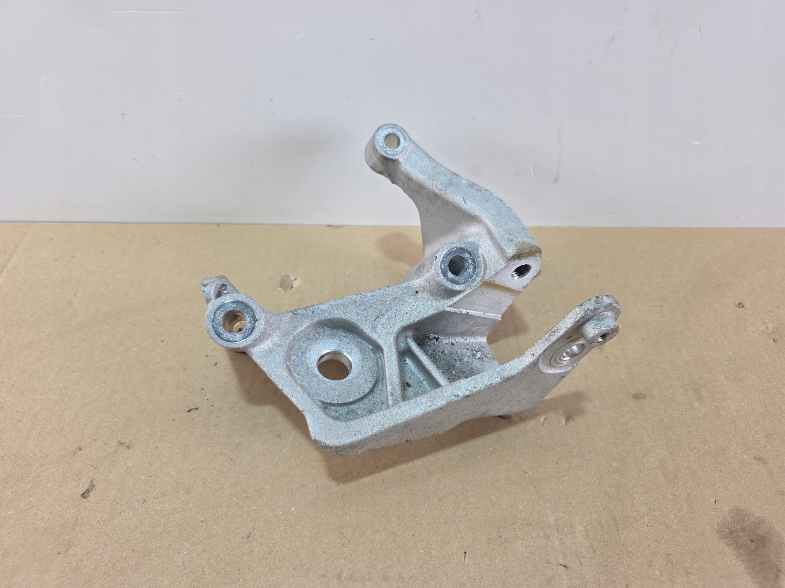 holder engine mount VOLVO XC60 II LIFT XC90 II LIFT 31480551