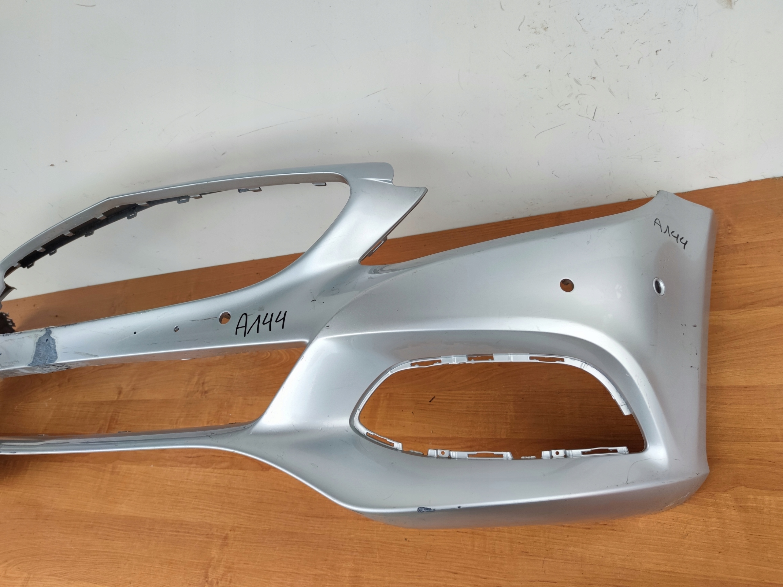MERCEDES C-KLASA W205 bumper front NAPRAWIANY