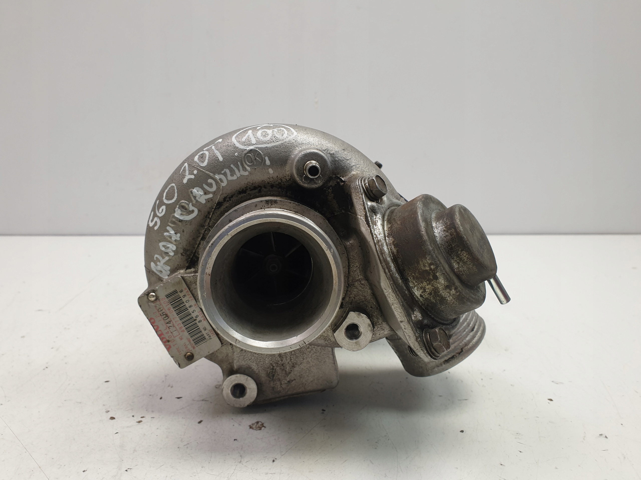 Volvo S60 V70 II 2.0 T турбокомпресор 8658096