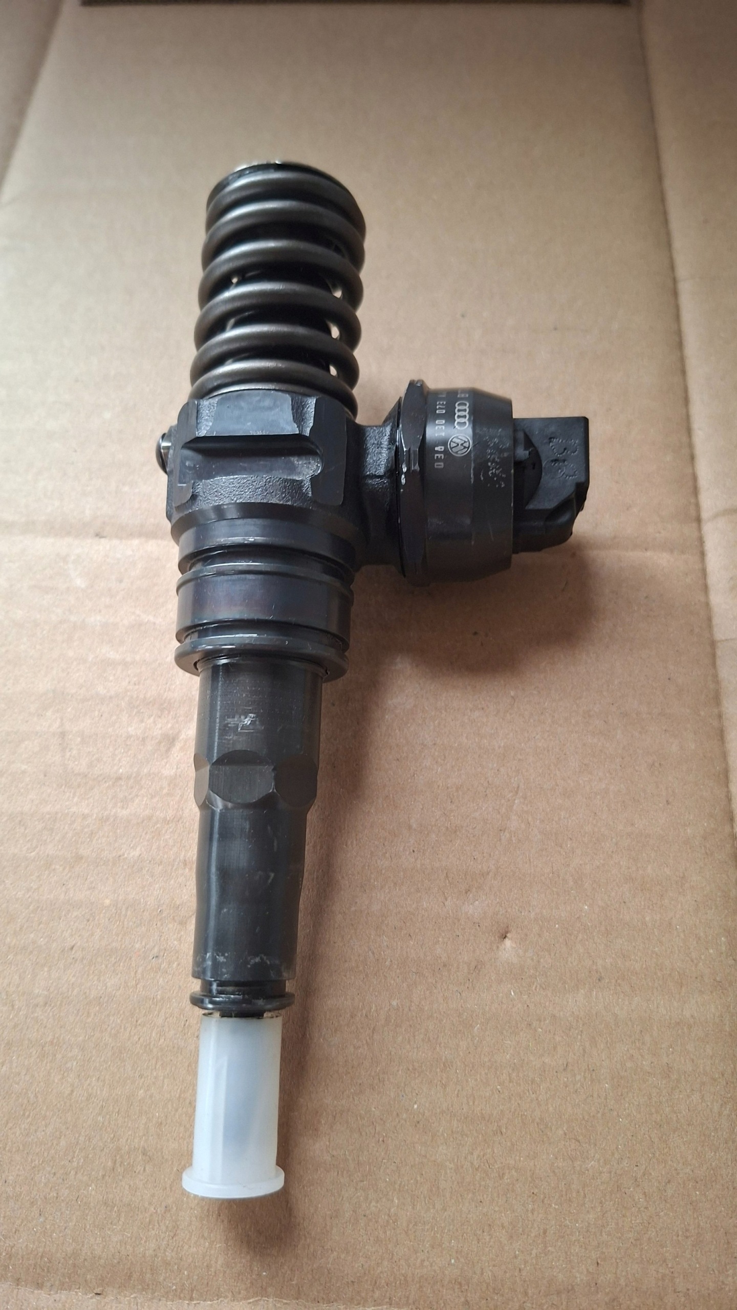 Pumpedüse VW 1.9TDI BOSCH 0414720037 WYDRUK