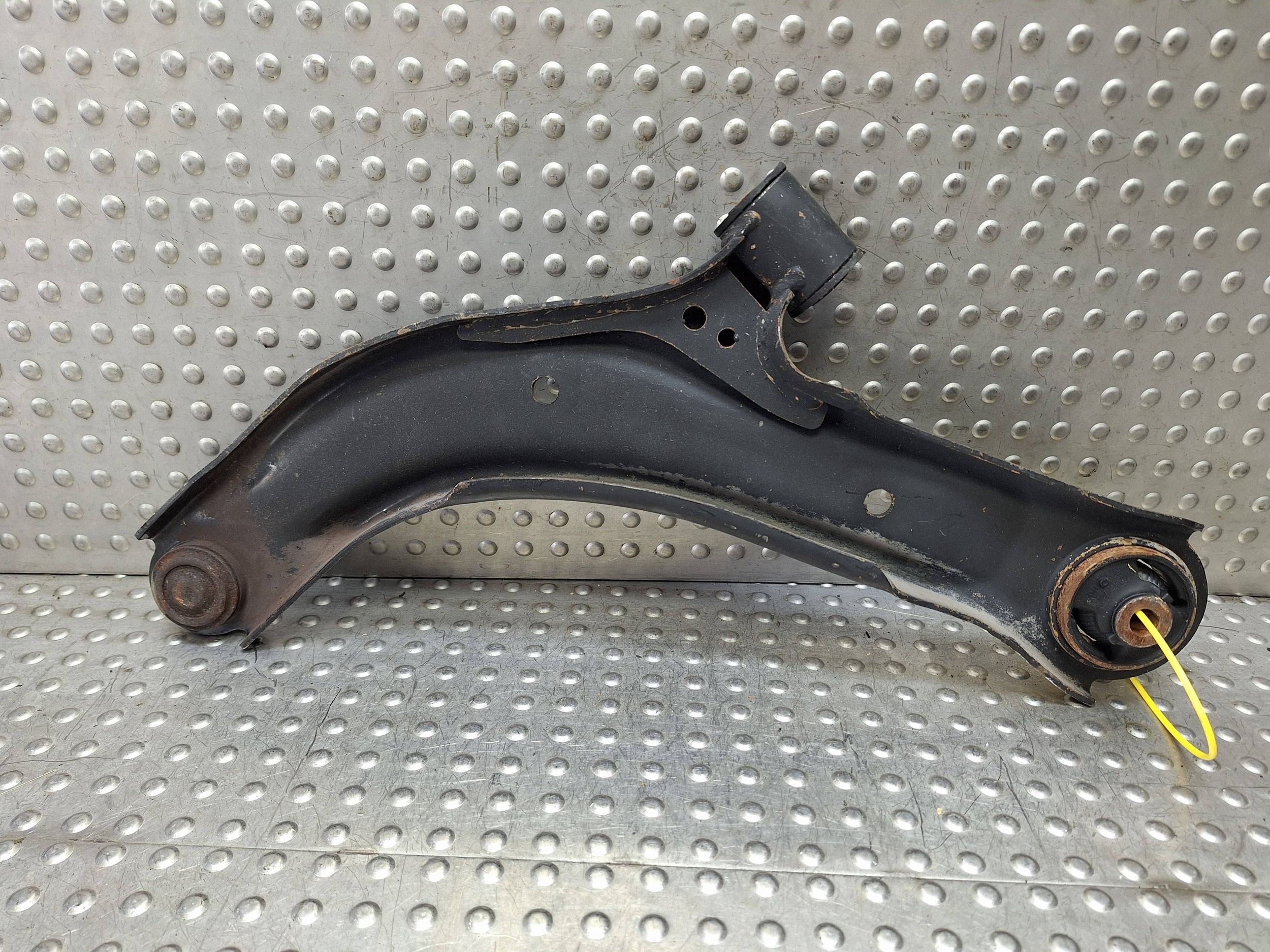 arm right front NISSAN NV200 11