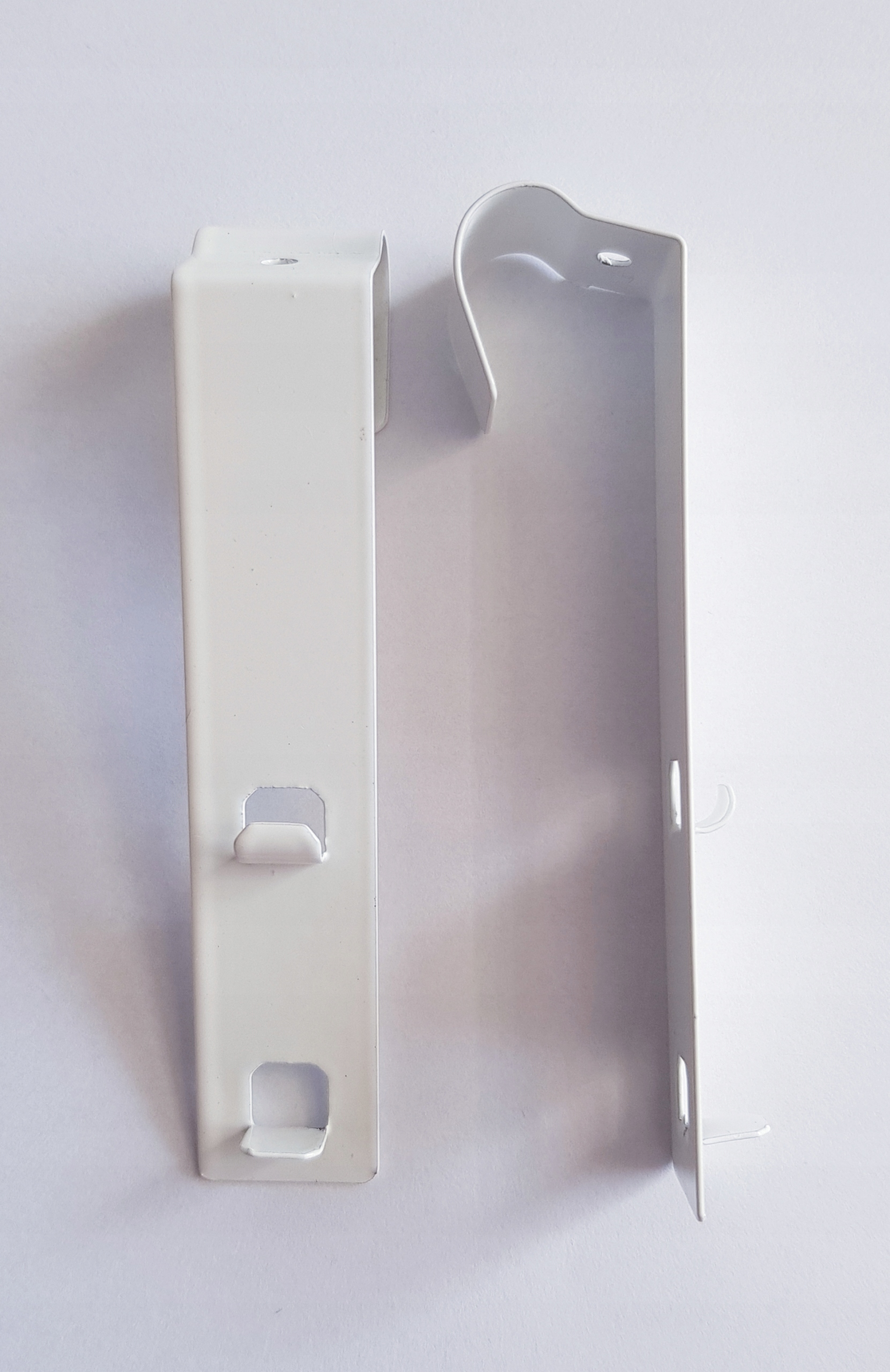 

Wieszak metalowy długi sprężysty do rolet bezinwaz