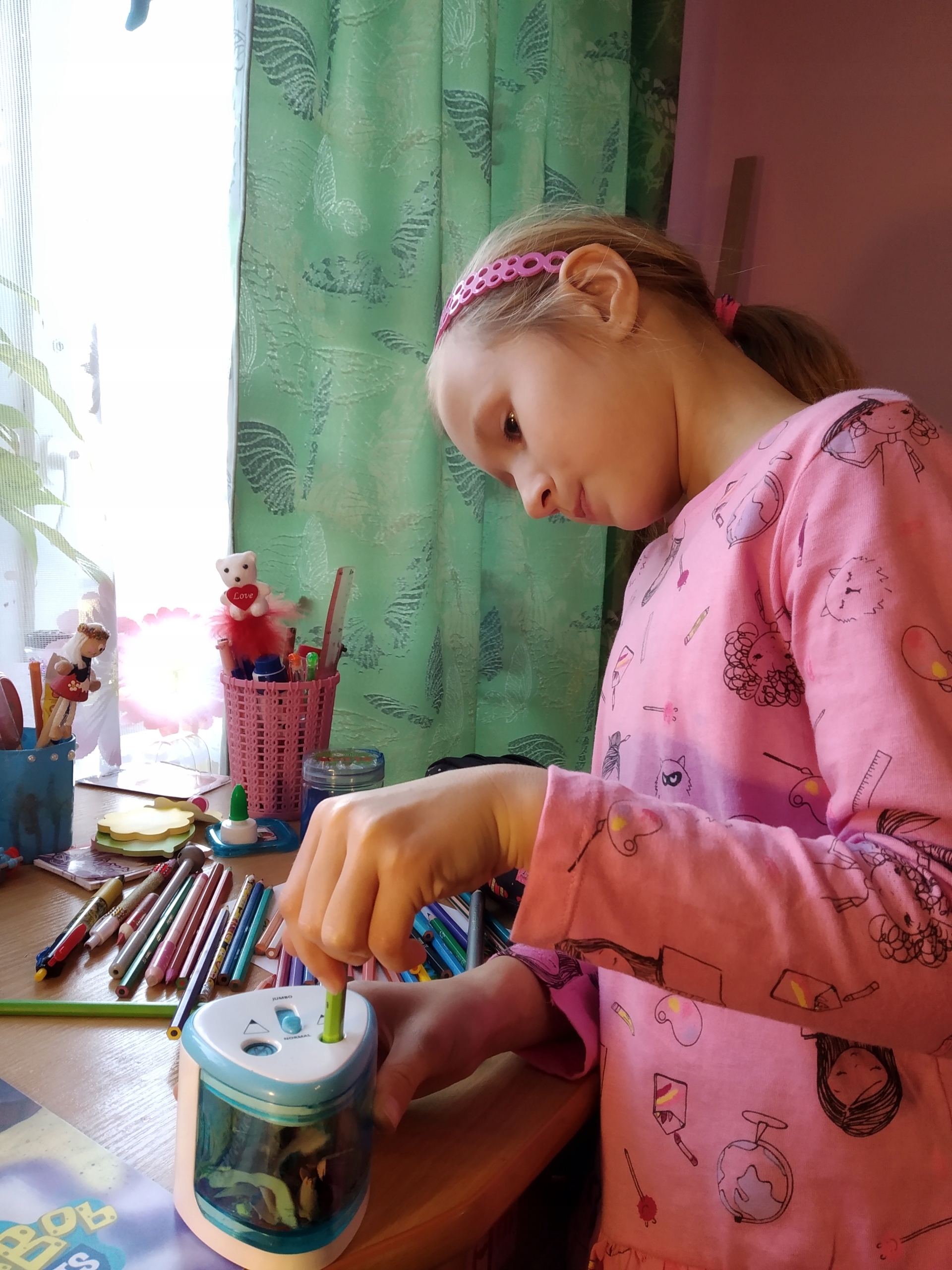 TEMPERÓWKA ELEKTRYCZNA PODWÓJNA STRUGACZKA BATERIE Kolor biały