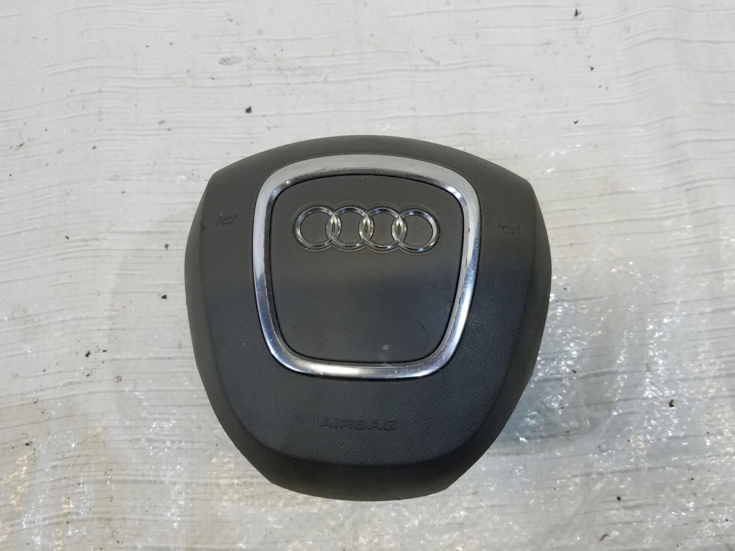 Подушка водителя AUDI A4 B8 8K0880201C