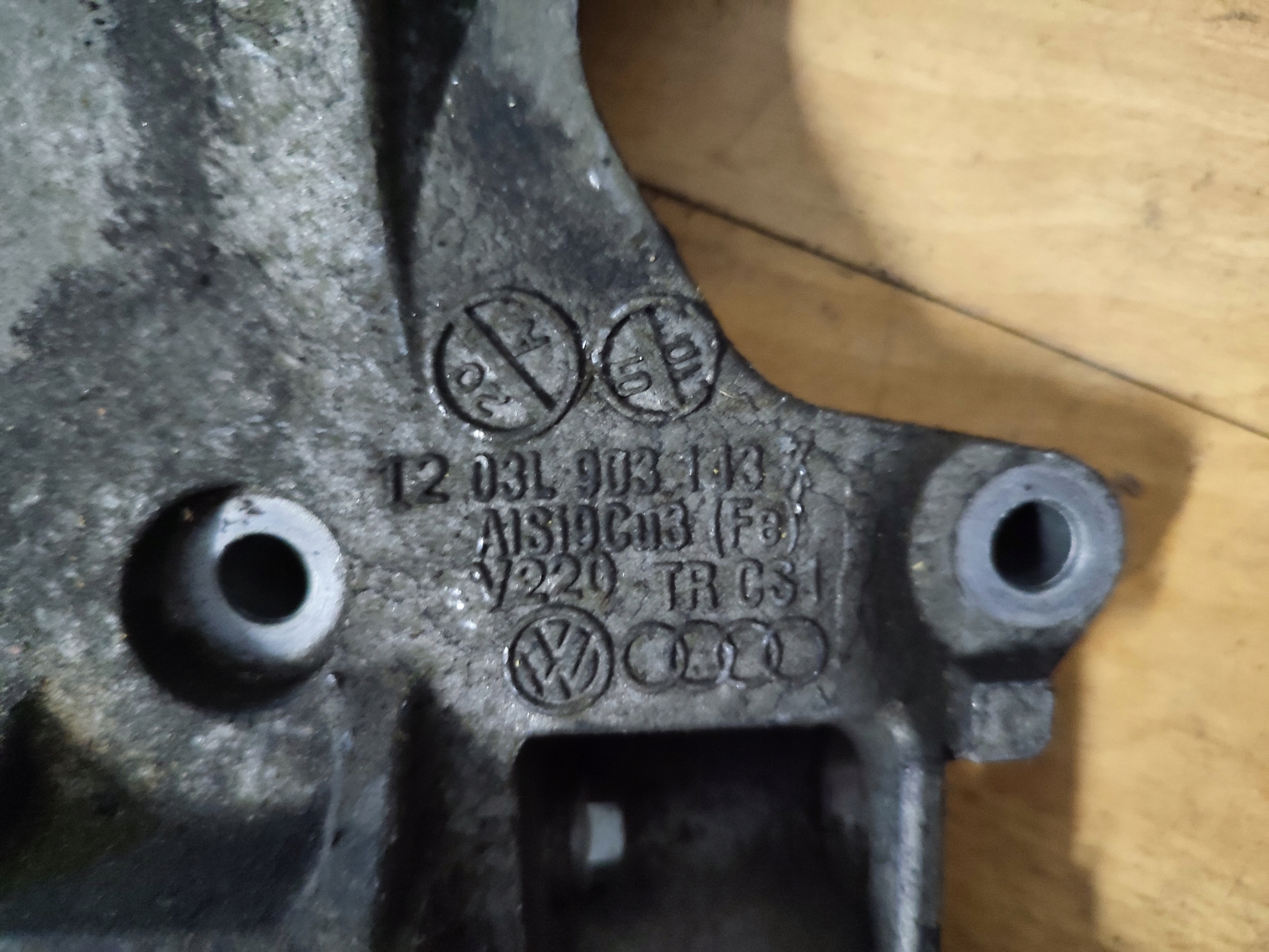 engine mount AUDI CAY 1.6 03L903143K