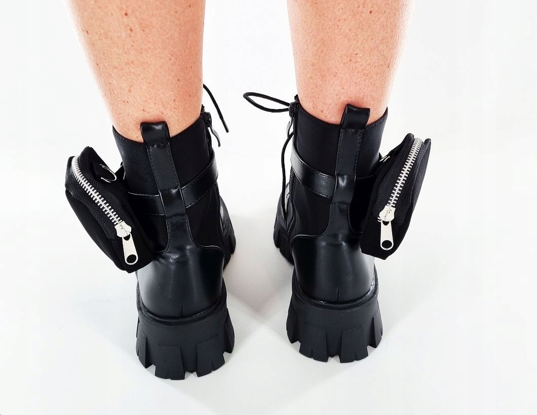 NOWE CZARNE BOTKI BUTY TRAPERY Z SASZETKĄ 38 Wysokość obcasa/platformy 3.5 cm