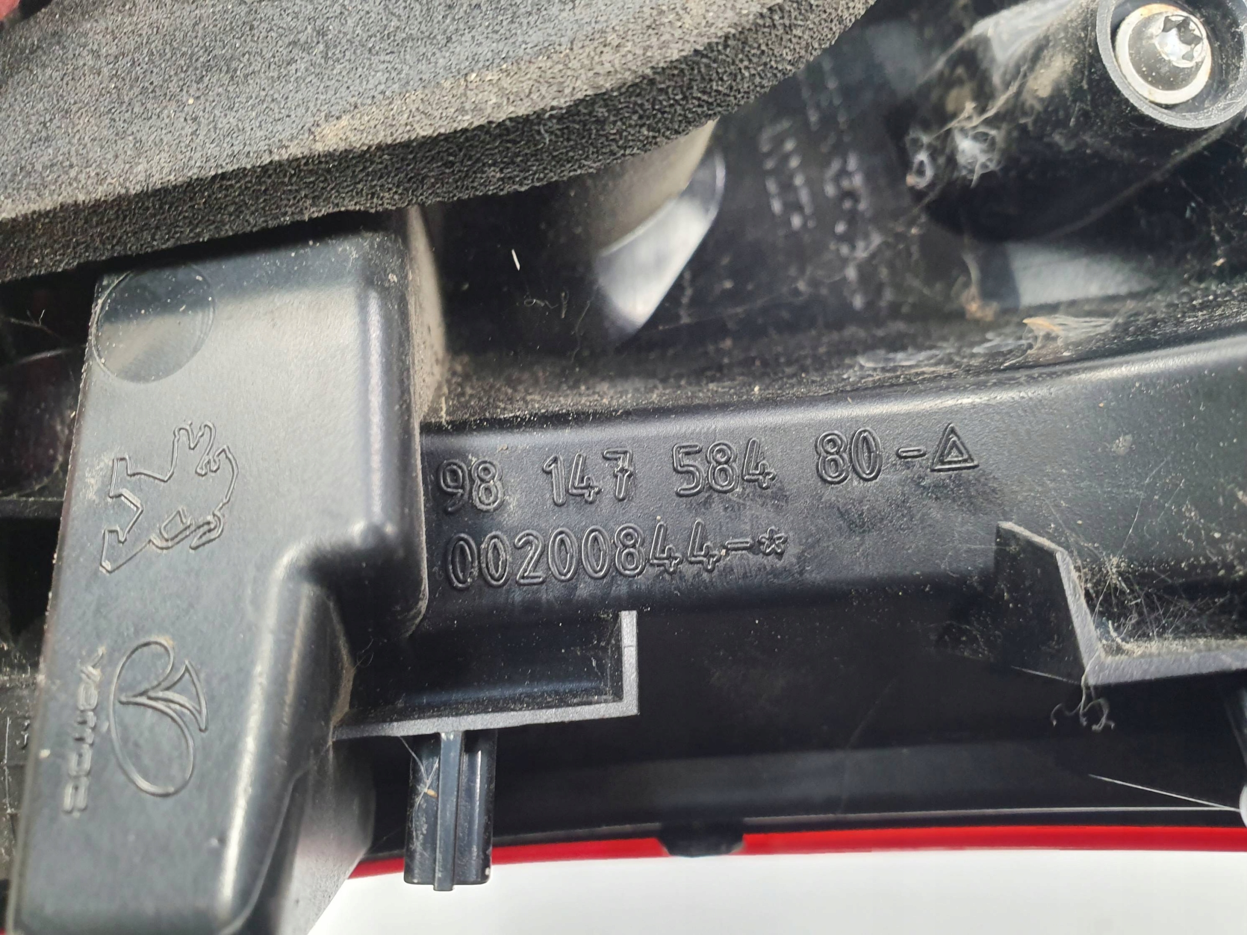 light left rear part 9814758480 PEUGEOT 2008