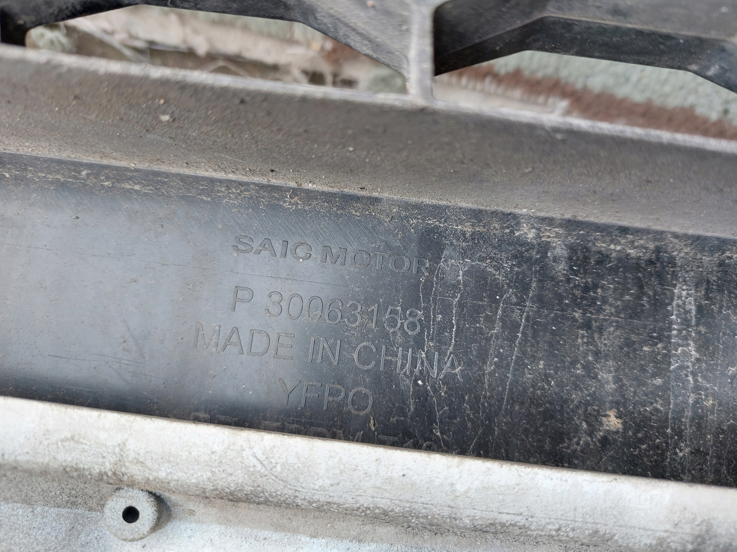 nárazník předek MG 3 II LIFT