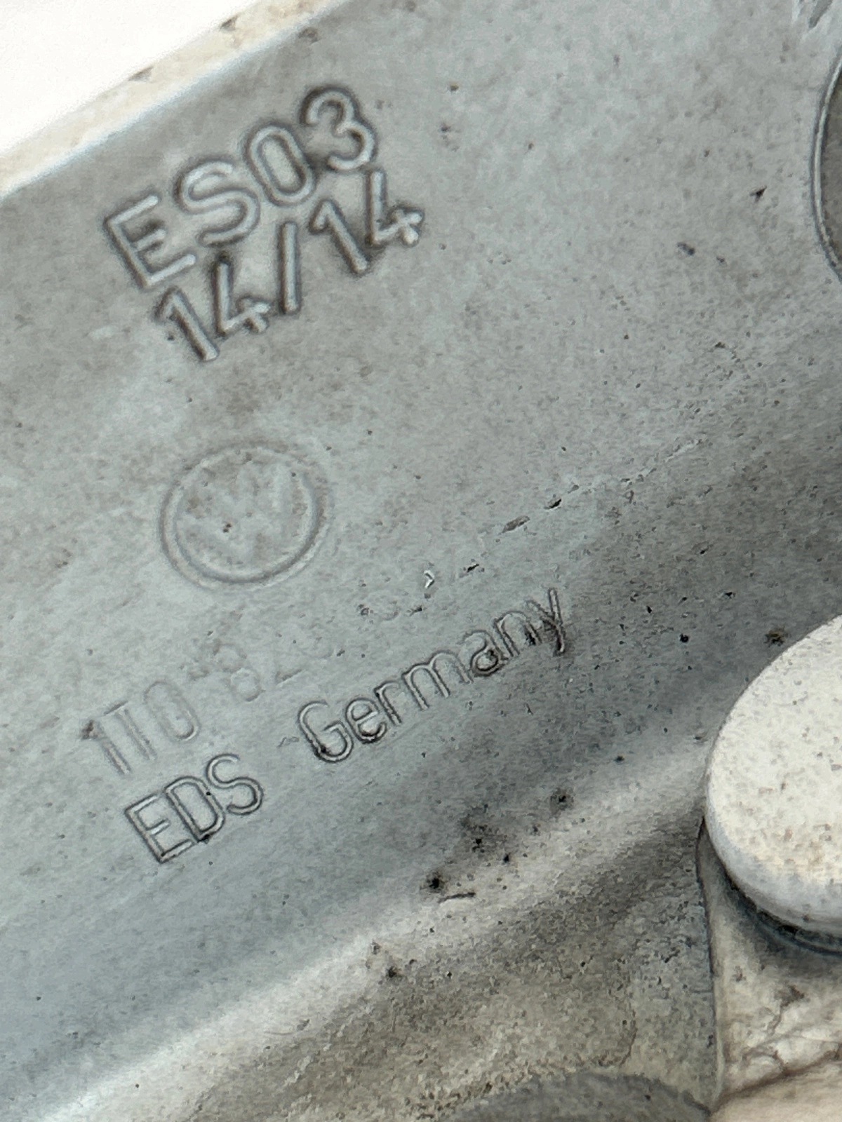 hinge bonnets front front right Volkswagen Touran and Lift