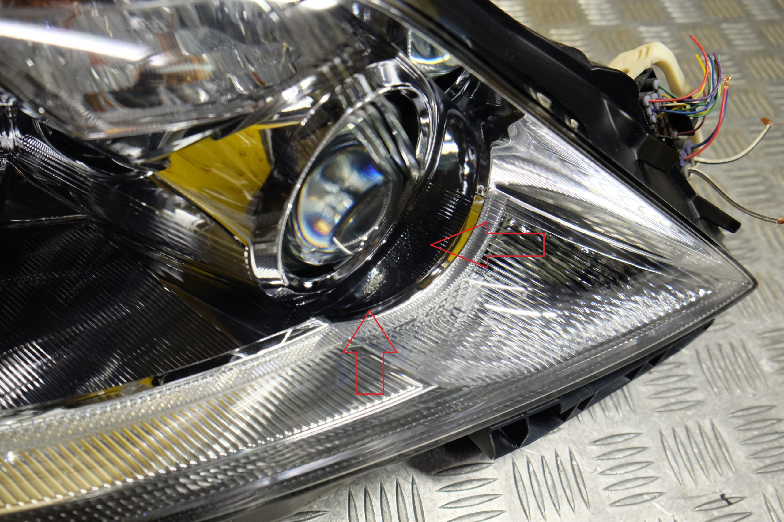 LEXUS LS LS460 LIFT 2010- REFLEKTOR LAMPA XENON R USA Strona zabudowy prawa