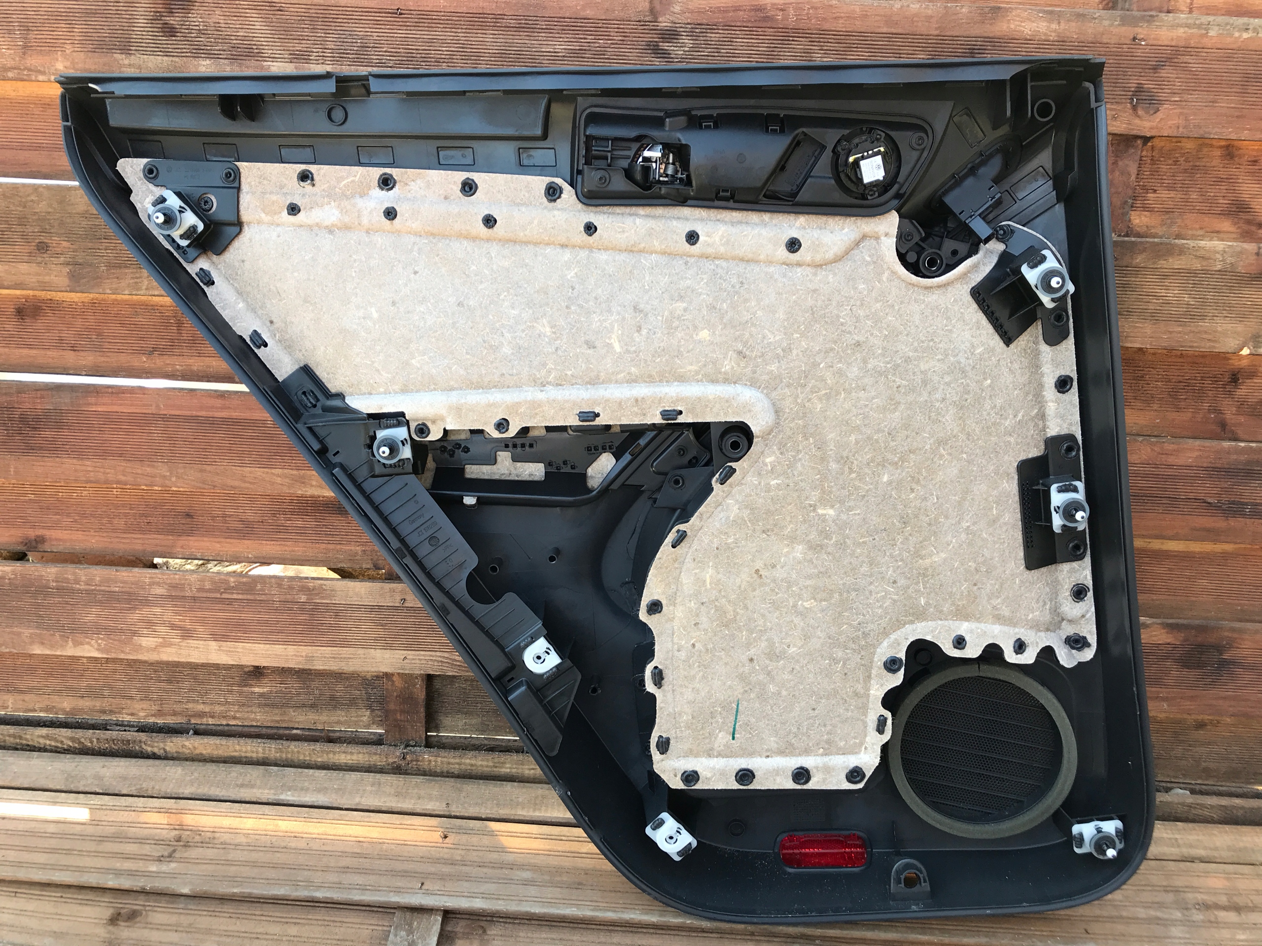side door right rear part VW TIGUAN 5N0867212