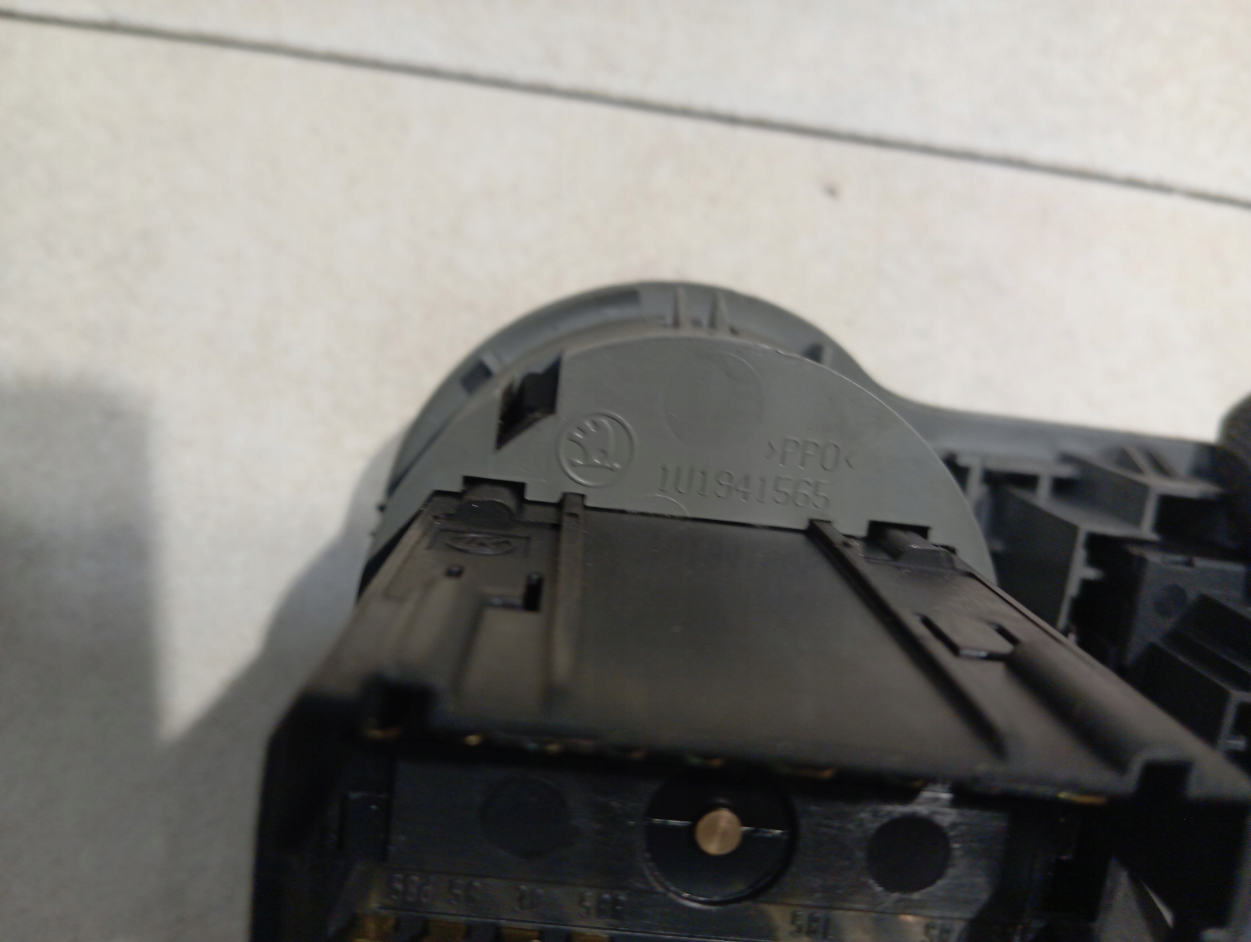 light switch SKODA OCTAVIA 1.9 TDI 1U1941565