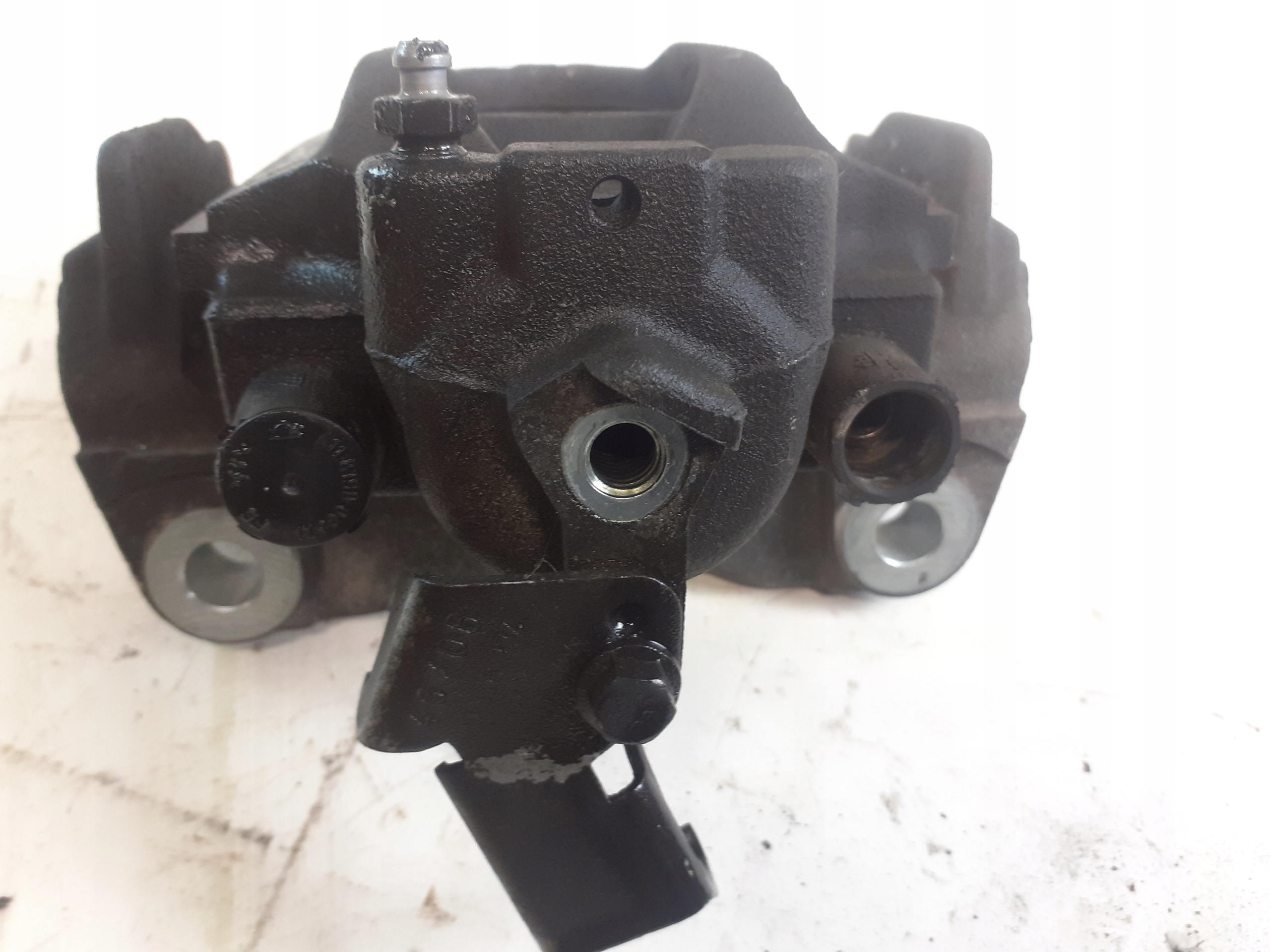 TOUAREG and caliper left rear part