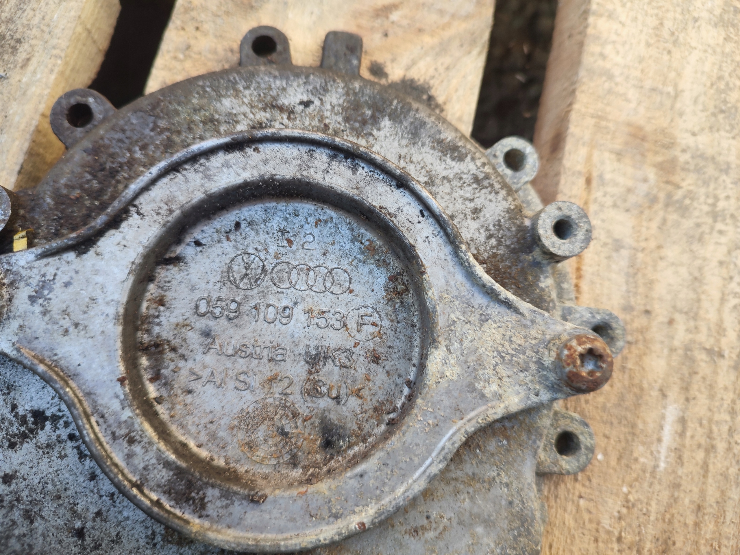 Blende Abdeckung des Zahnrads A4 B8 A5 8T 2.7 TDI 3.0 CGK CGKA 059109153F