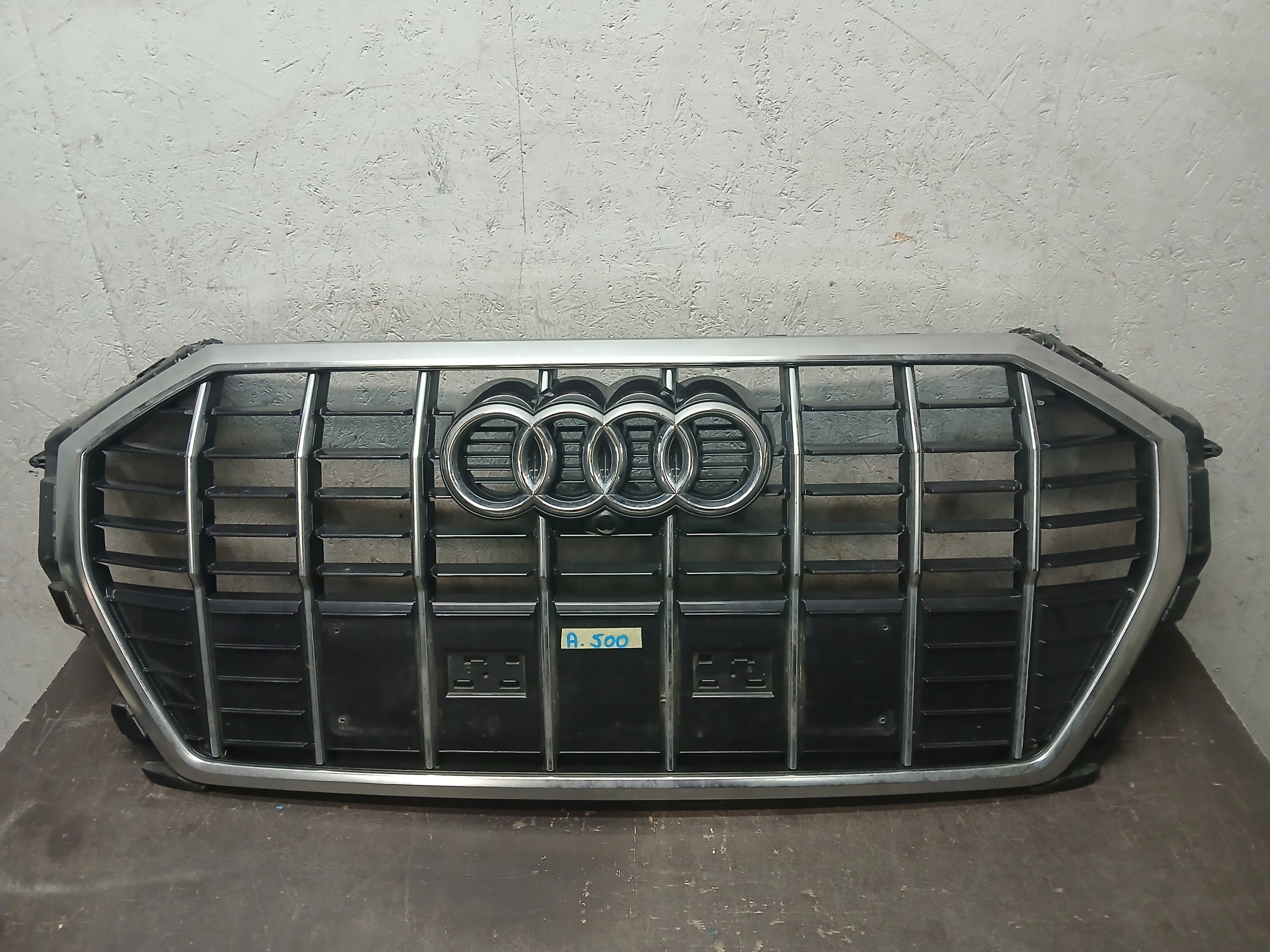 Grille AUDI Q3 83A 83A853651