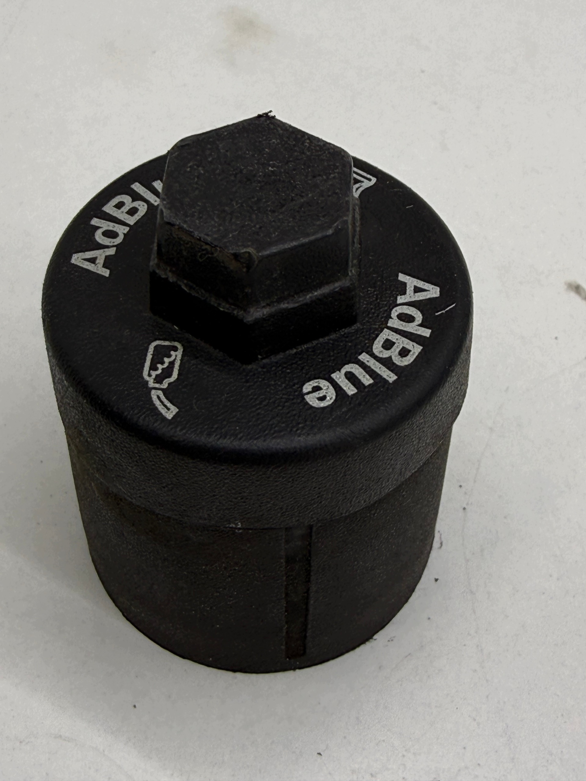 AUDI A4 B8 A5 8T Q5 8R A6 C7 DECKEL Tankklappe ADBLUE