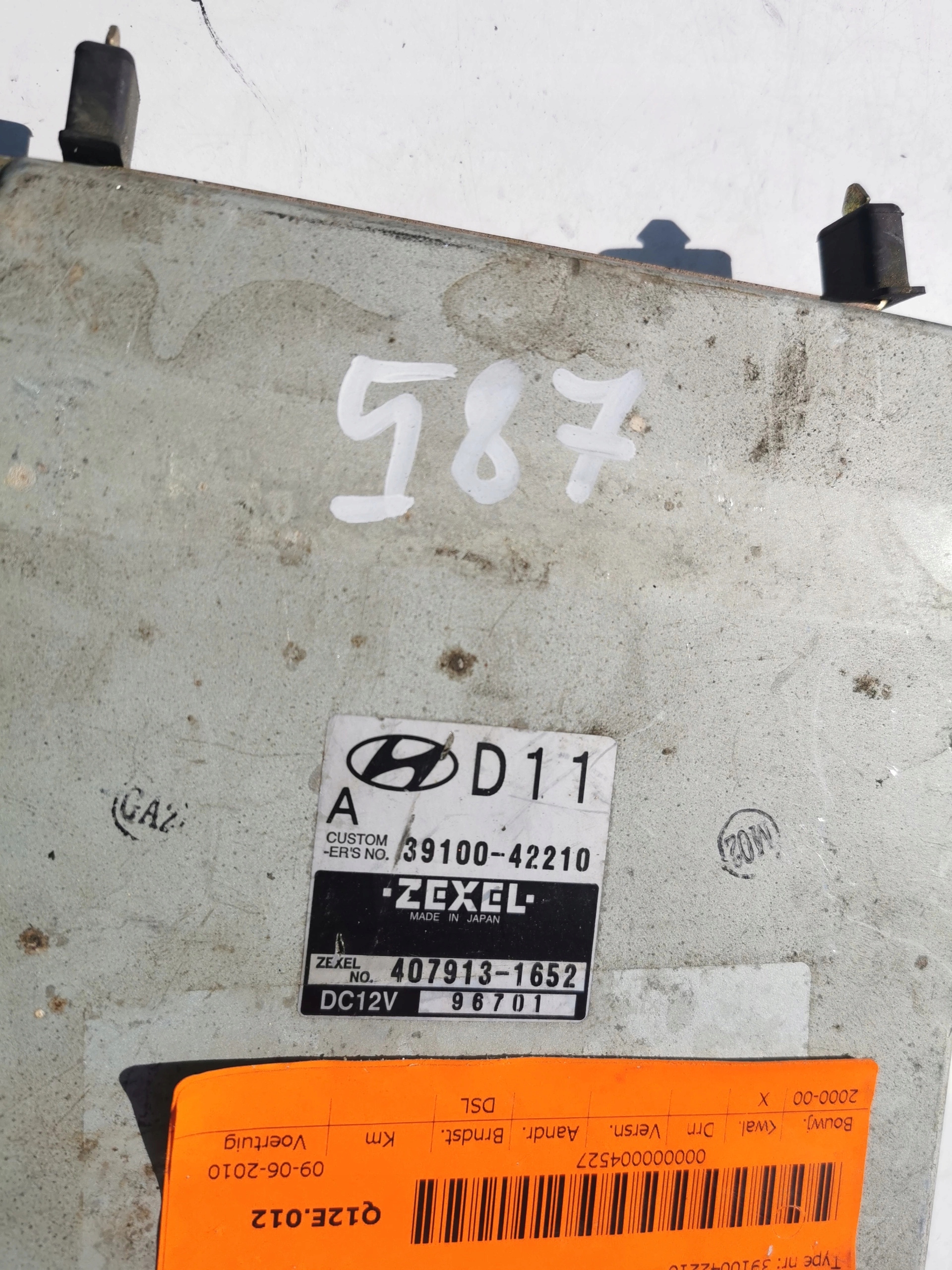 HYUNDAI H1 2.5D 39100-42210 407913-1652 computer E