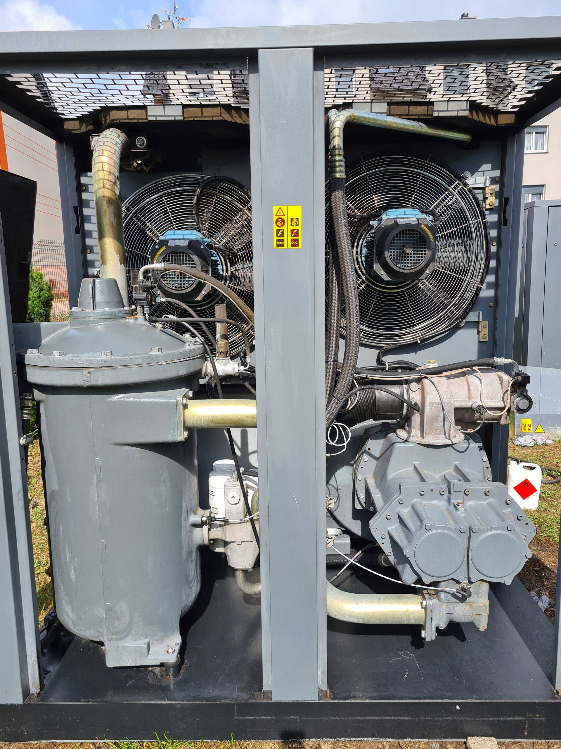 Kompresor śrubowy ATLAS COPCO GA 132 Typ kompresor olejowy