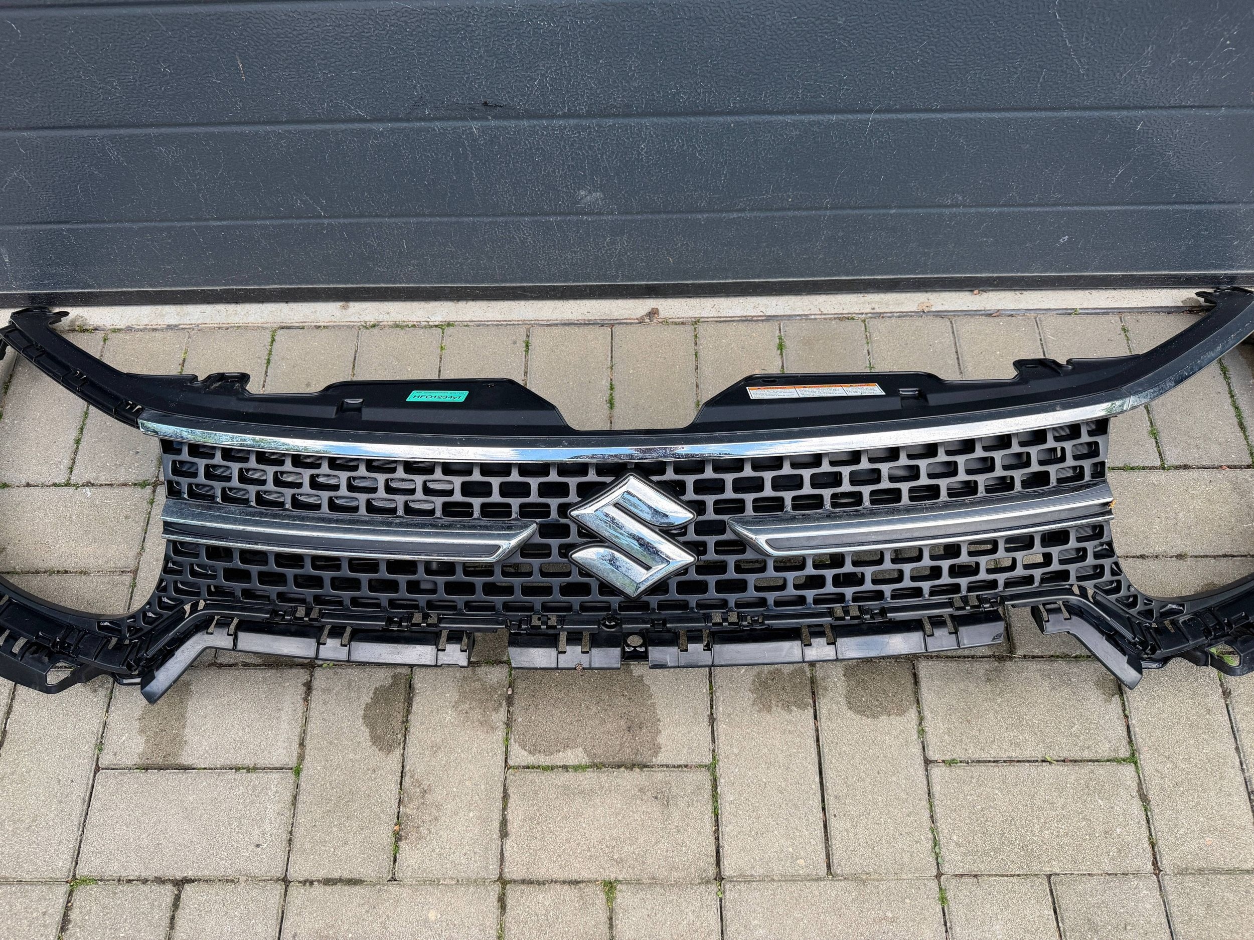 Suzuki Ignis 3 III 72112-62r0 16- Grille