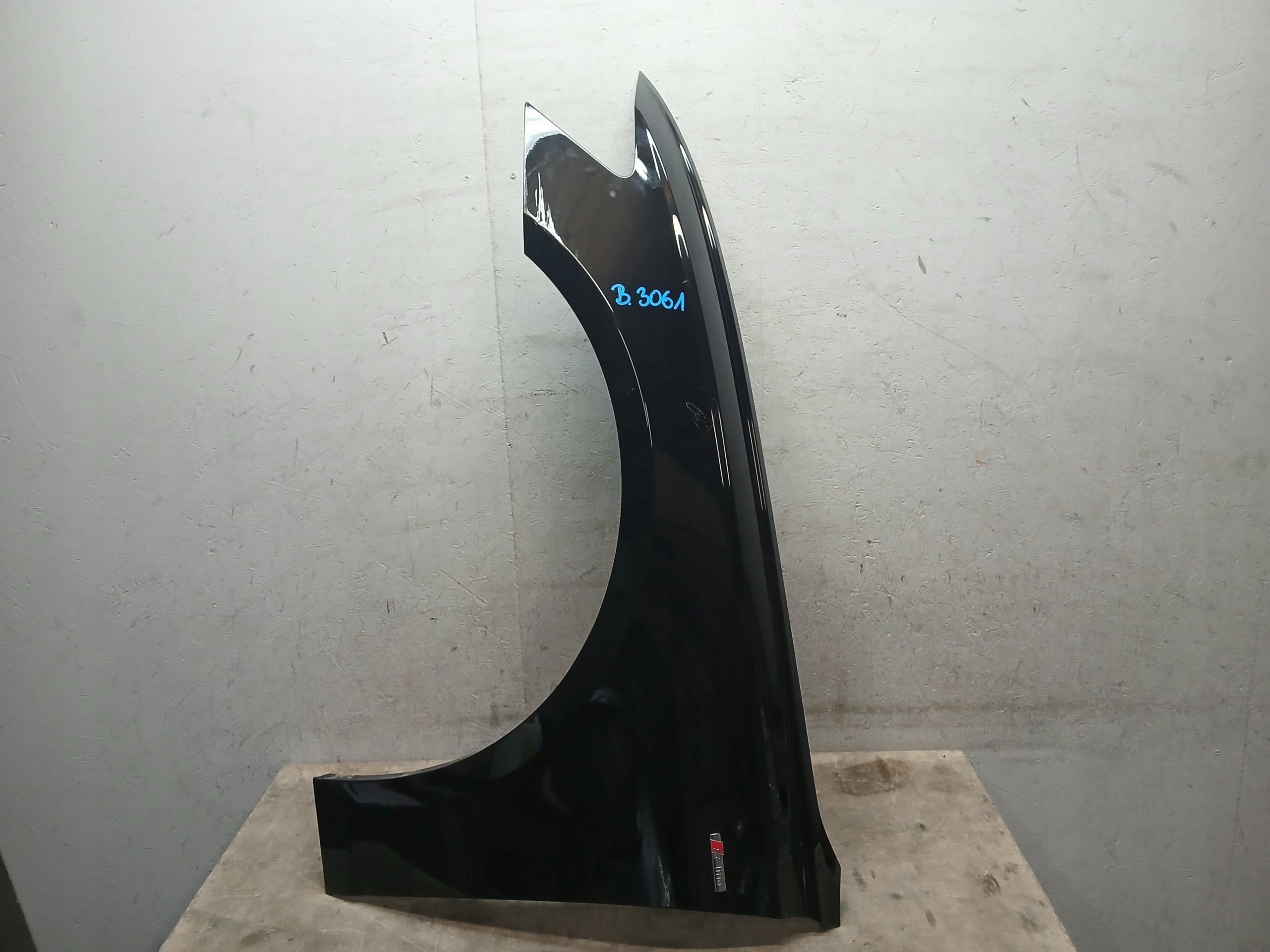 fender front left AUDI A6 C8 4K