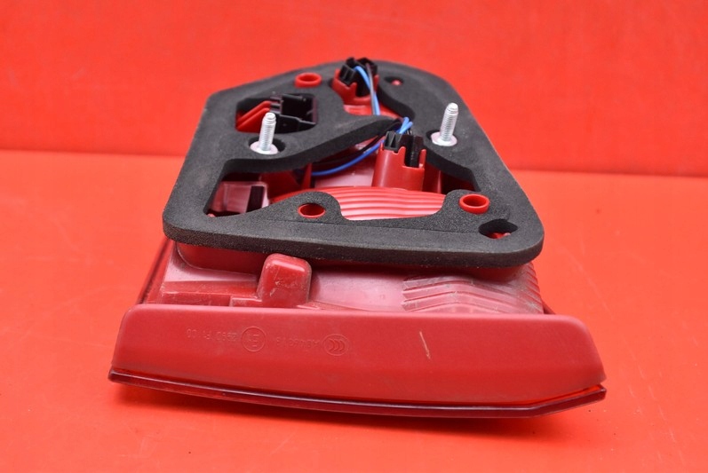 light left rear part rear 3AF945093C UK VW PASSAT B7 KOMBI 10-14