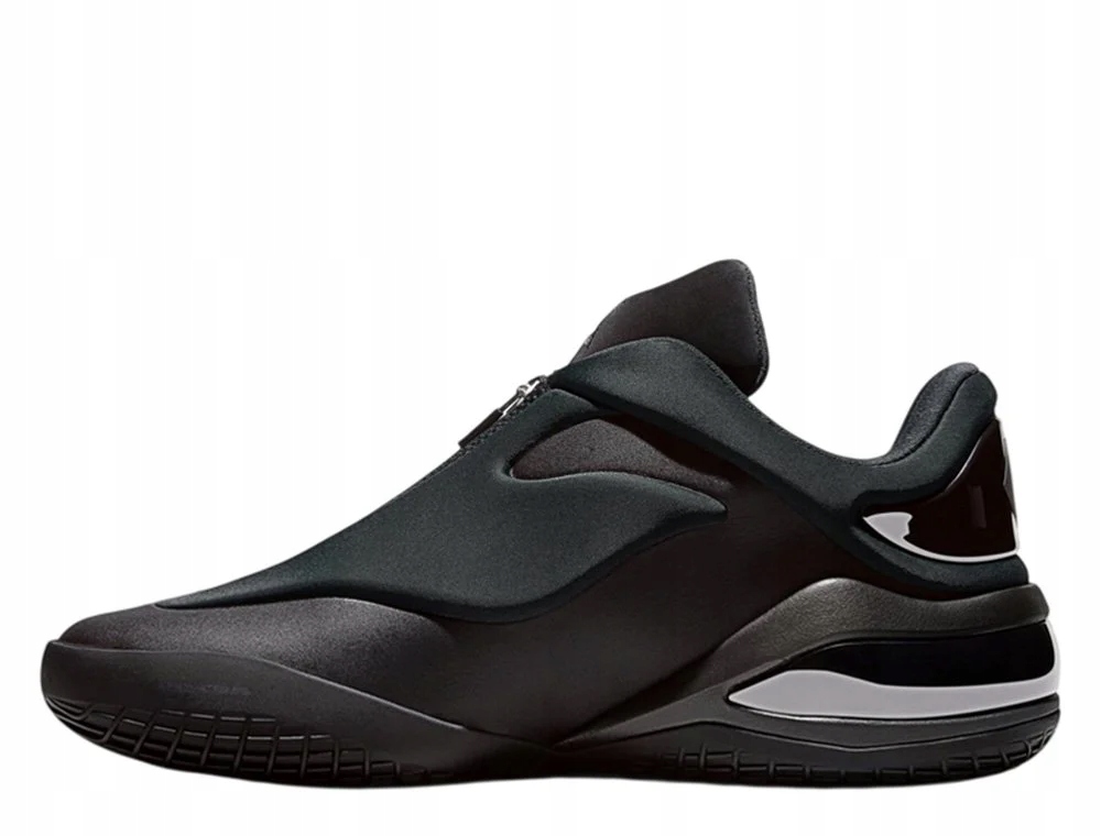 Converse Shai 001 Charm Black A18977C Basketbalové boty velikost 46