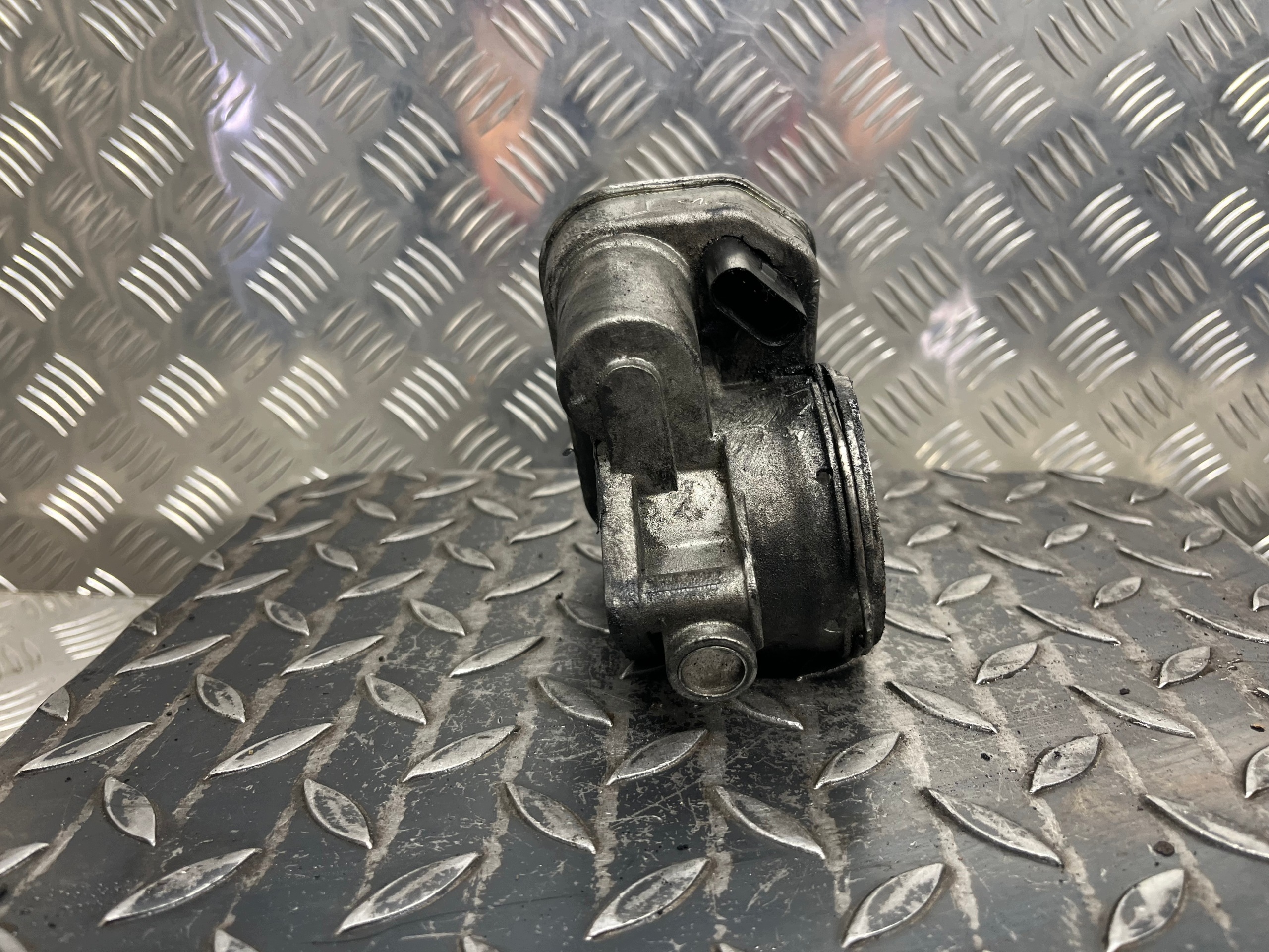 throttle flap VOLKSWAGEN PASSAT B6