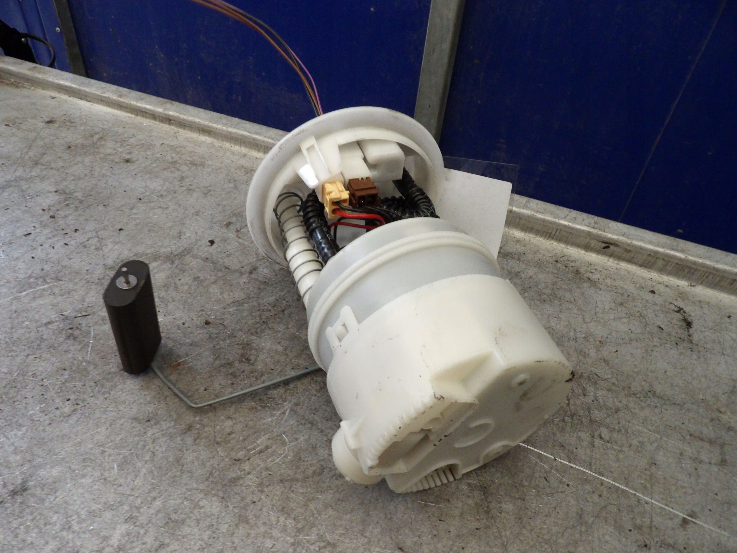 Dacia Logan feed pump 1,6B