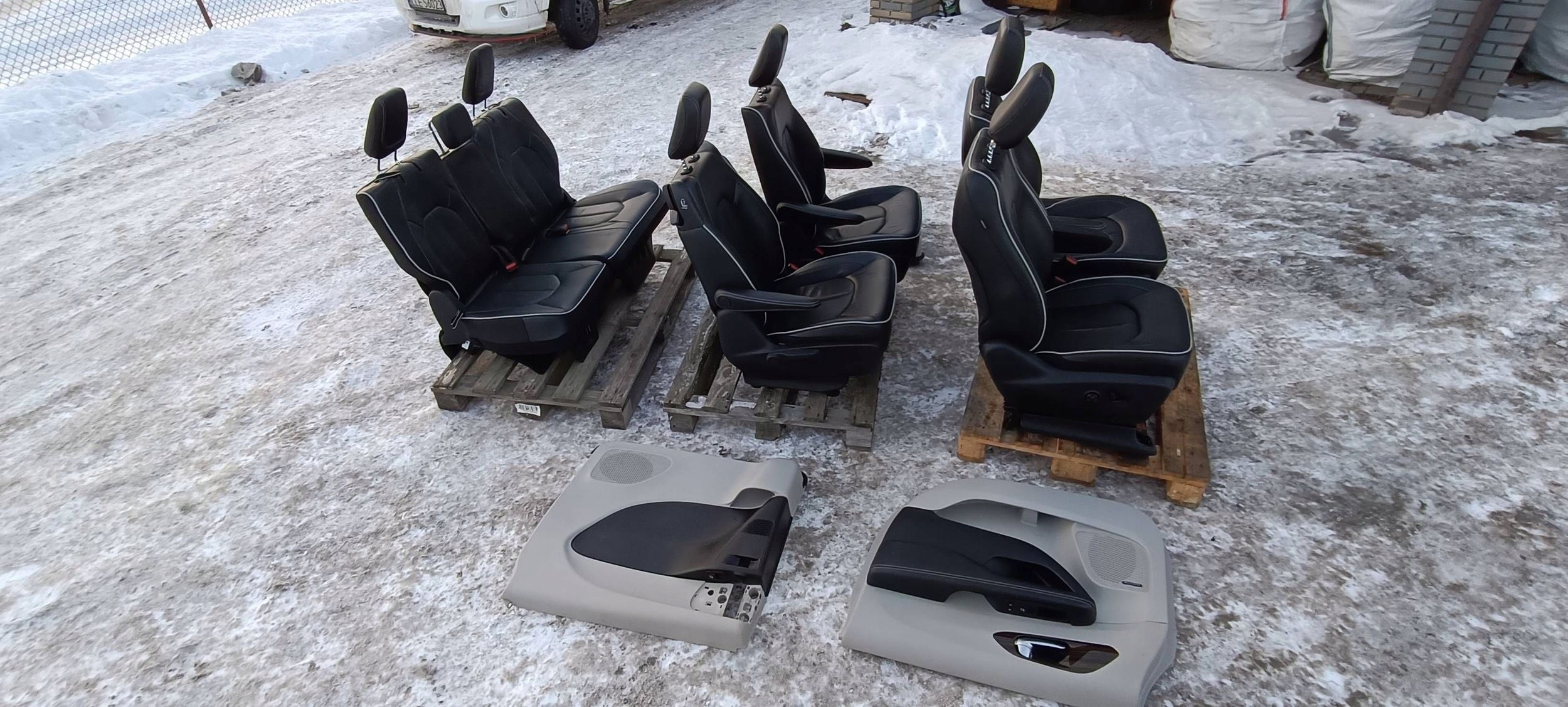 seats inner leather side komplet Hybryda Hybrid Chrysler Pacifica 2021