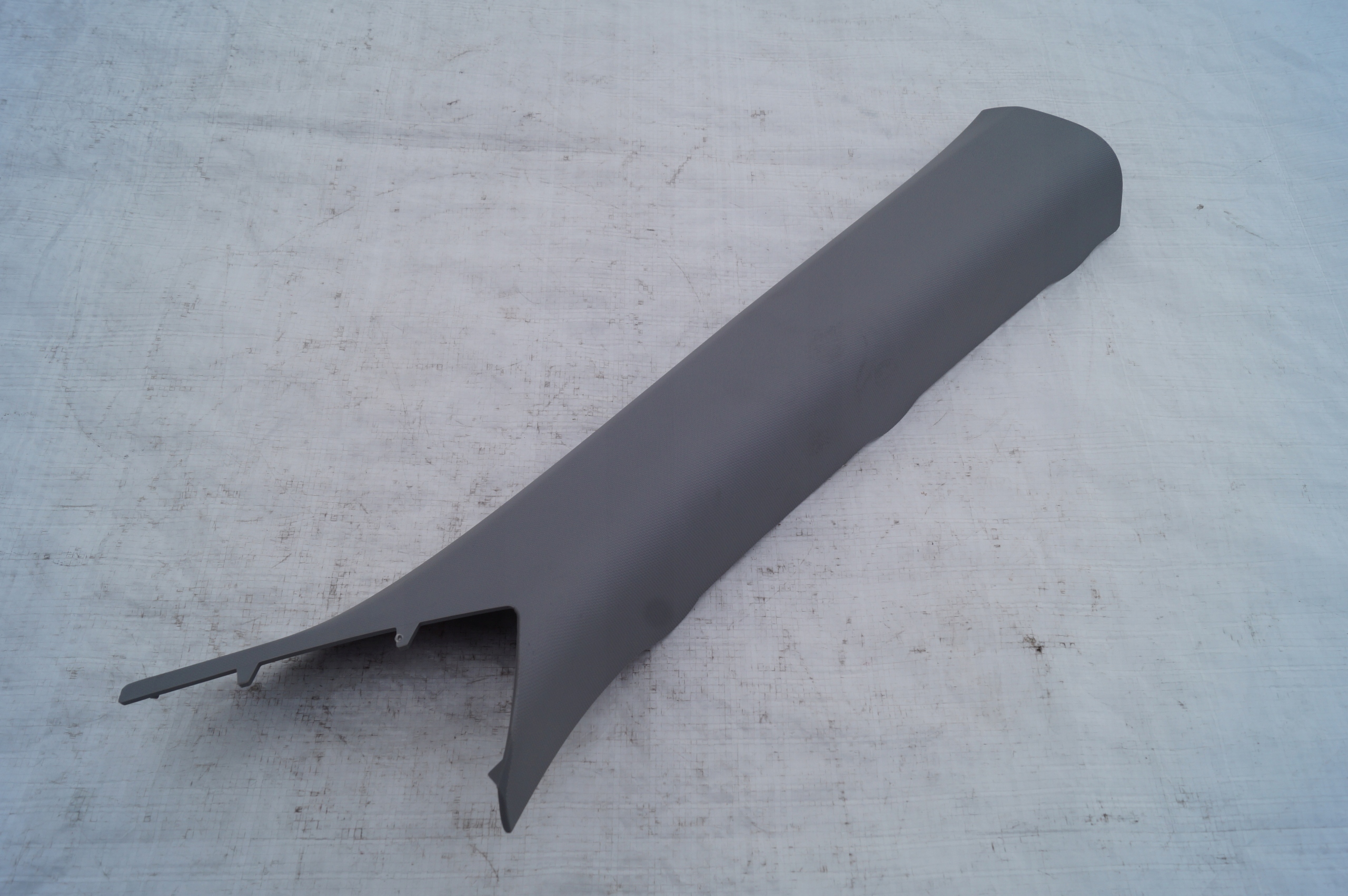 15-18 84130891 - КРЫШКА СТОЙКИ ПЕРЕДНЯЯ ПРАВАЯ CHEVROLET CAMARO VI 6