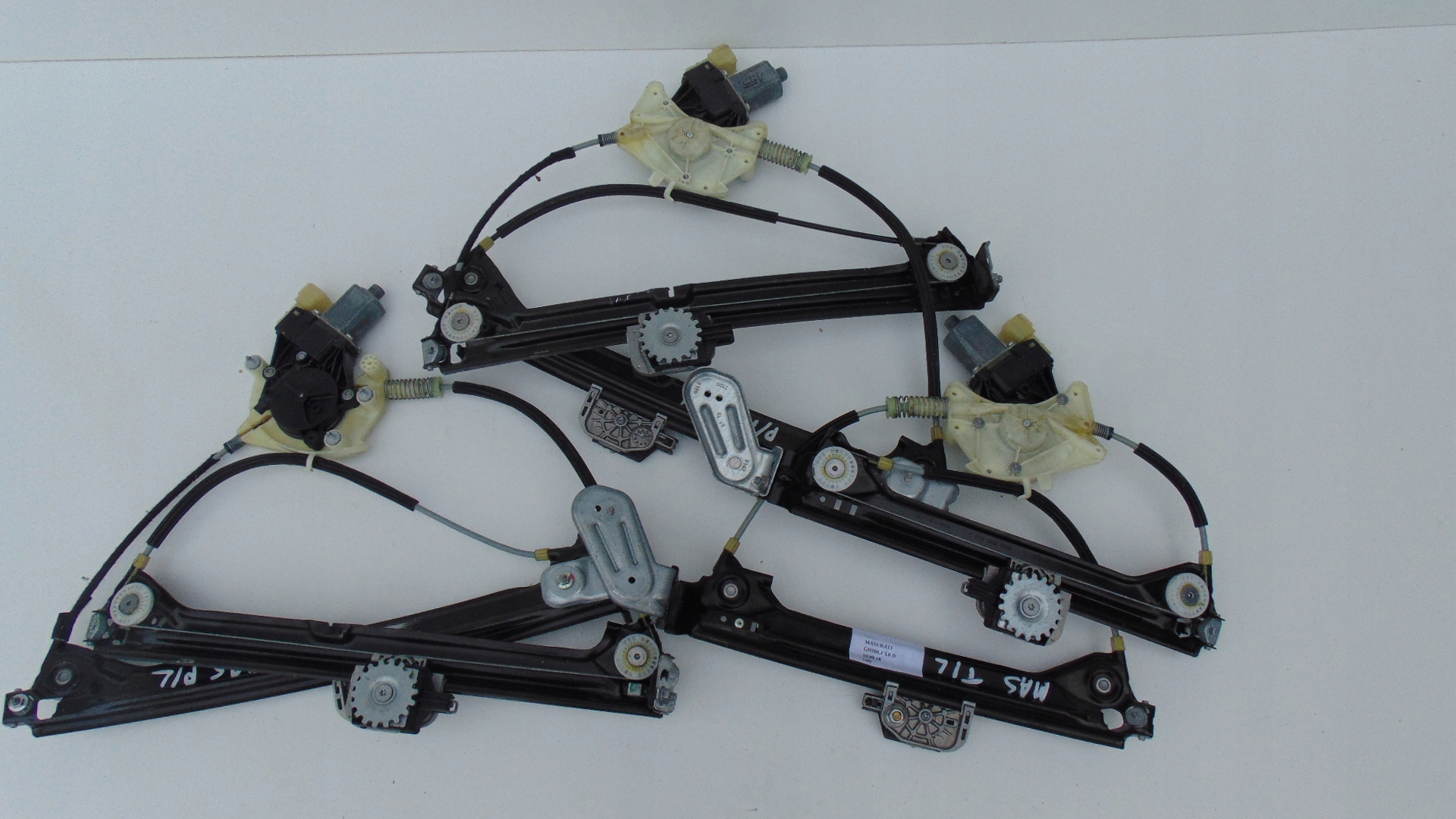 MECHANIZM PODNOSZENIA SZYBY PRZÓD MASERATI GHIBLI Producent części Maserati OE